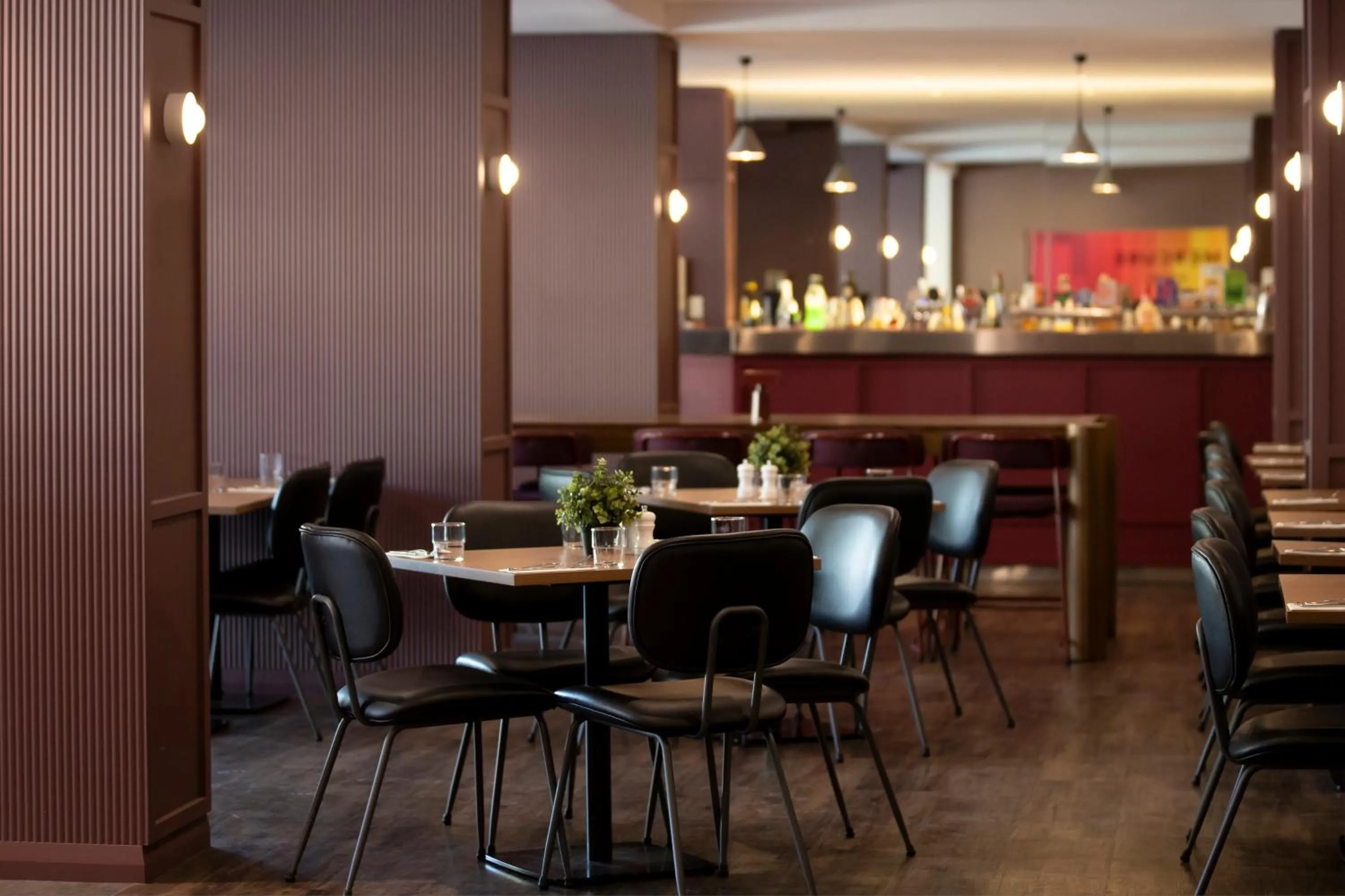 Restaurant/places to eat in Mercure Perth On Hay