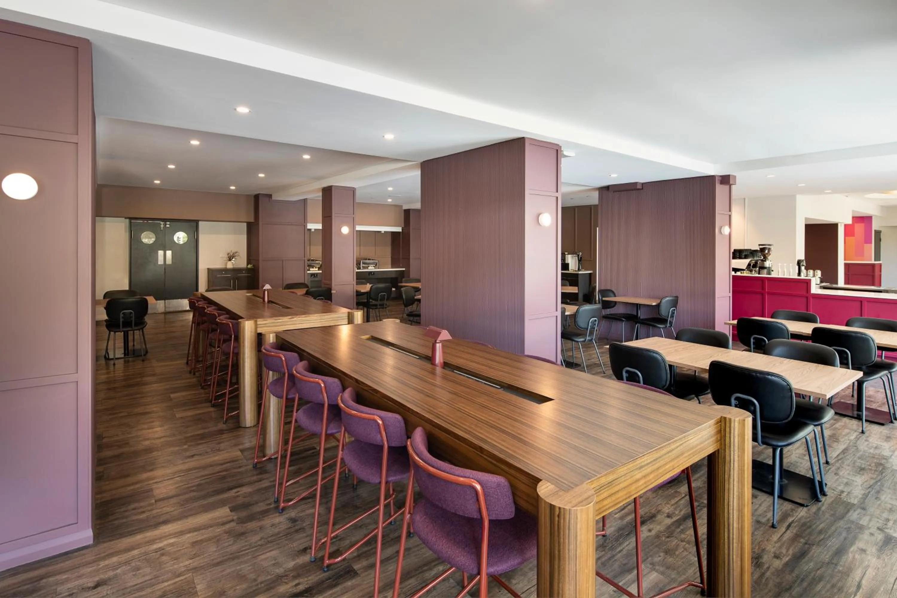 Restaurant/places to eat in Mercure Perth On Hay