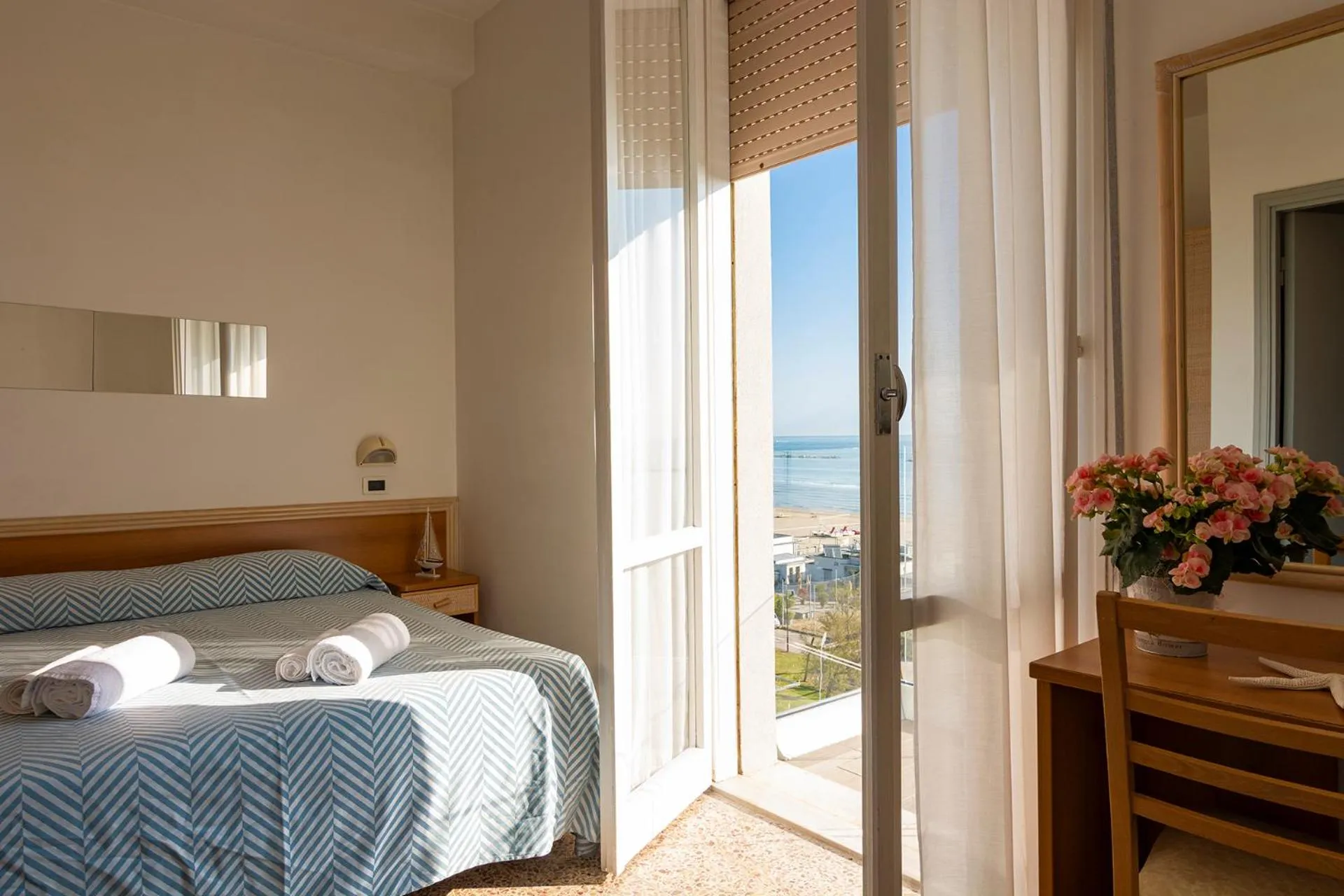 View (from property/room), Bed in Hotel Atlas