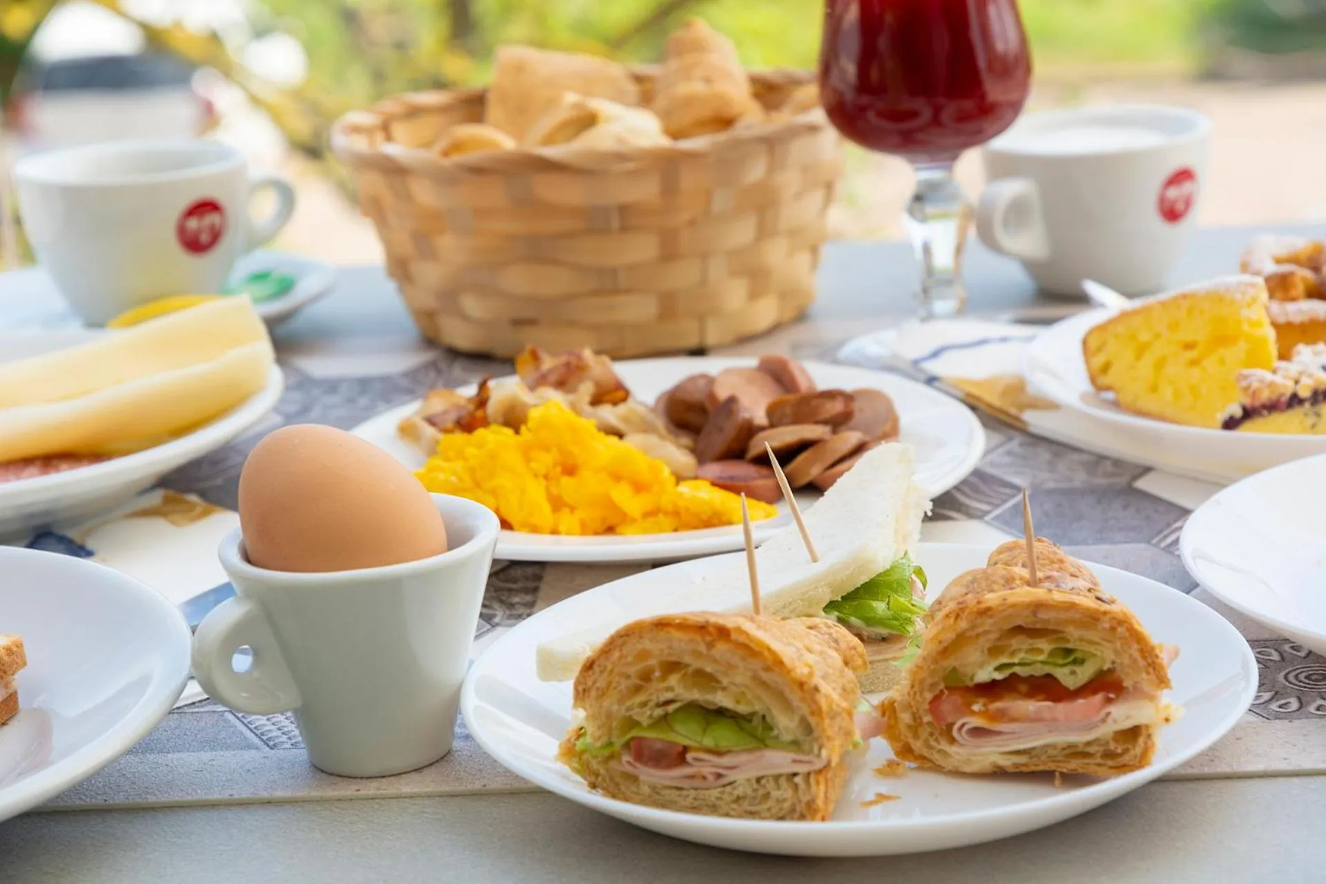 Breakfast in Hotel Atlas