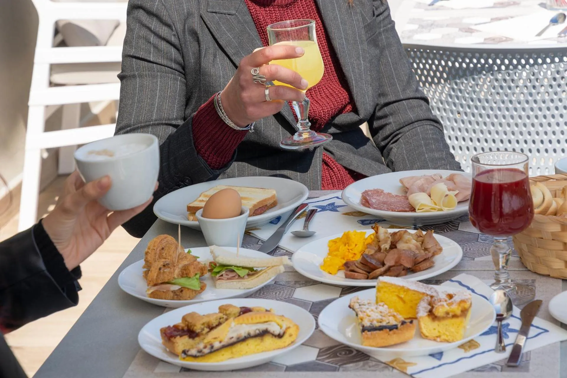 Breakfast in Hotel Atlas