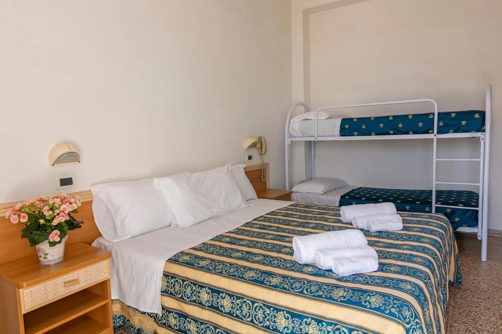 View (from property/room), Bed in Hotel Atlas