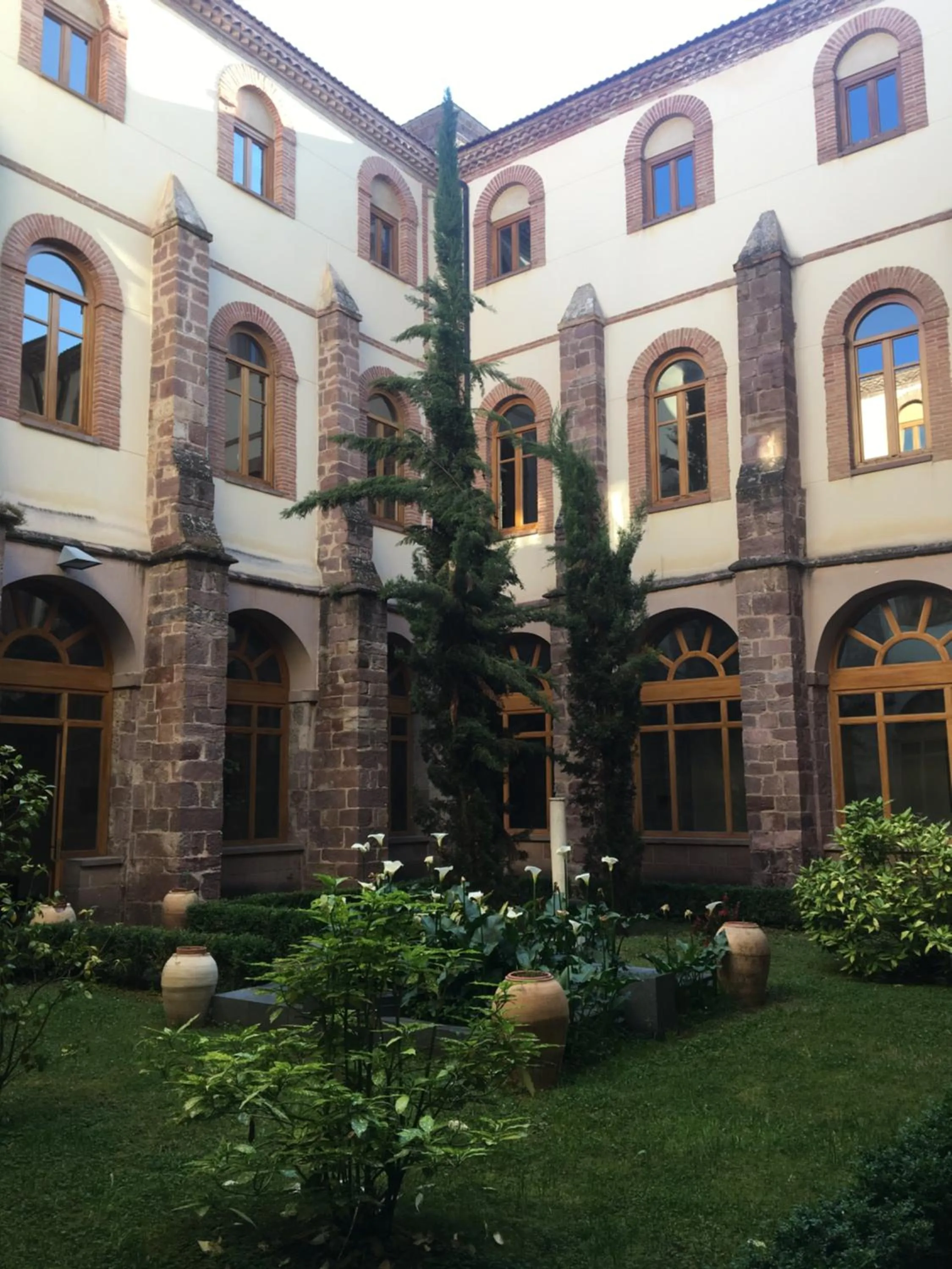 MONASTERIO de SANTA MARÍA DE VALVANERA