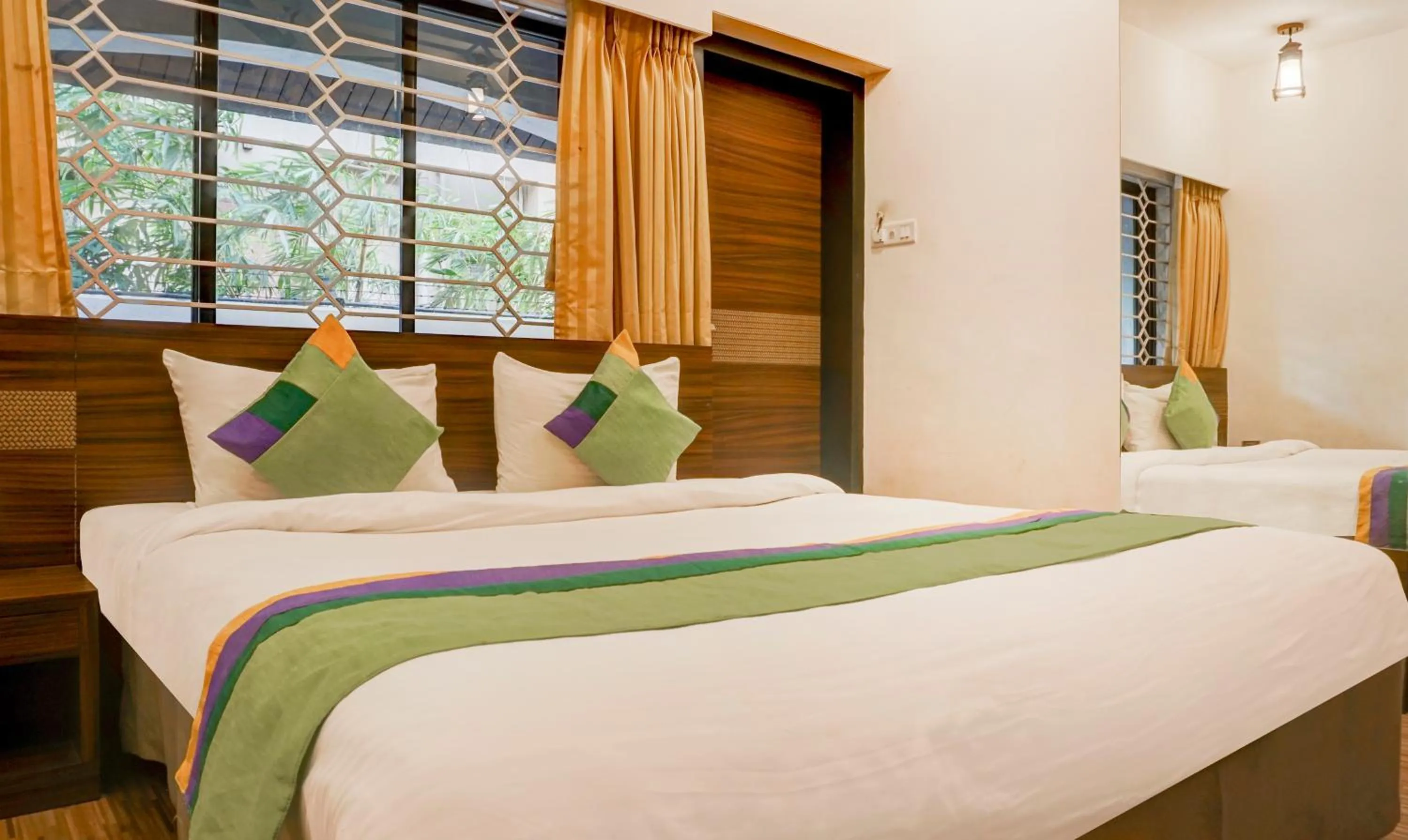 Bedroom, Bed in Treebo Five Elements, Lonavala