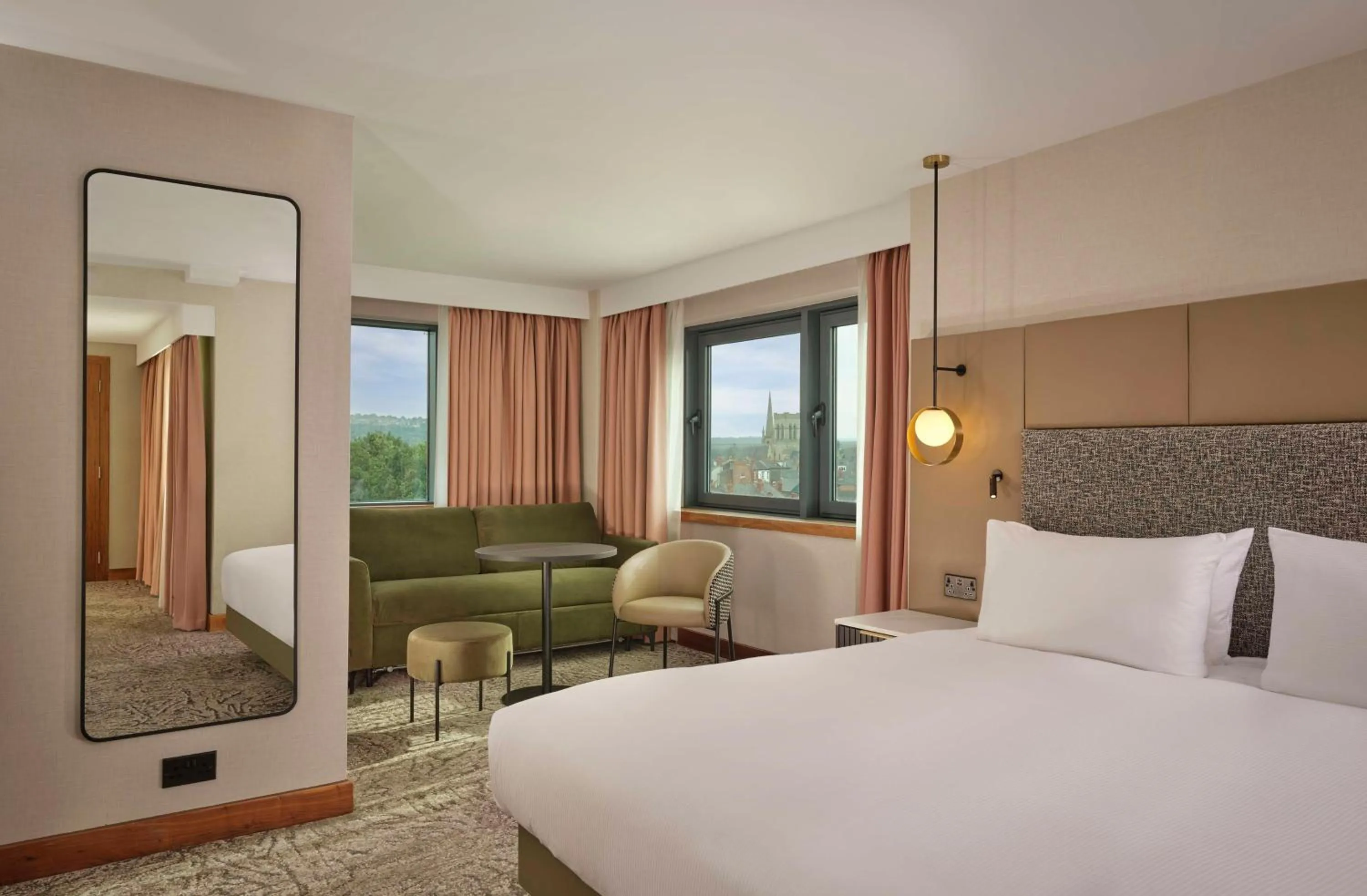 Living room, Bed in Doubletree By Hilton Sheffield City