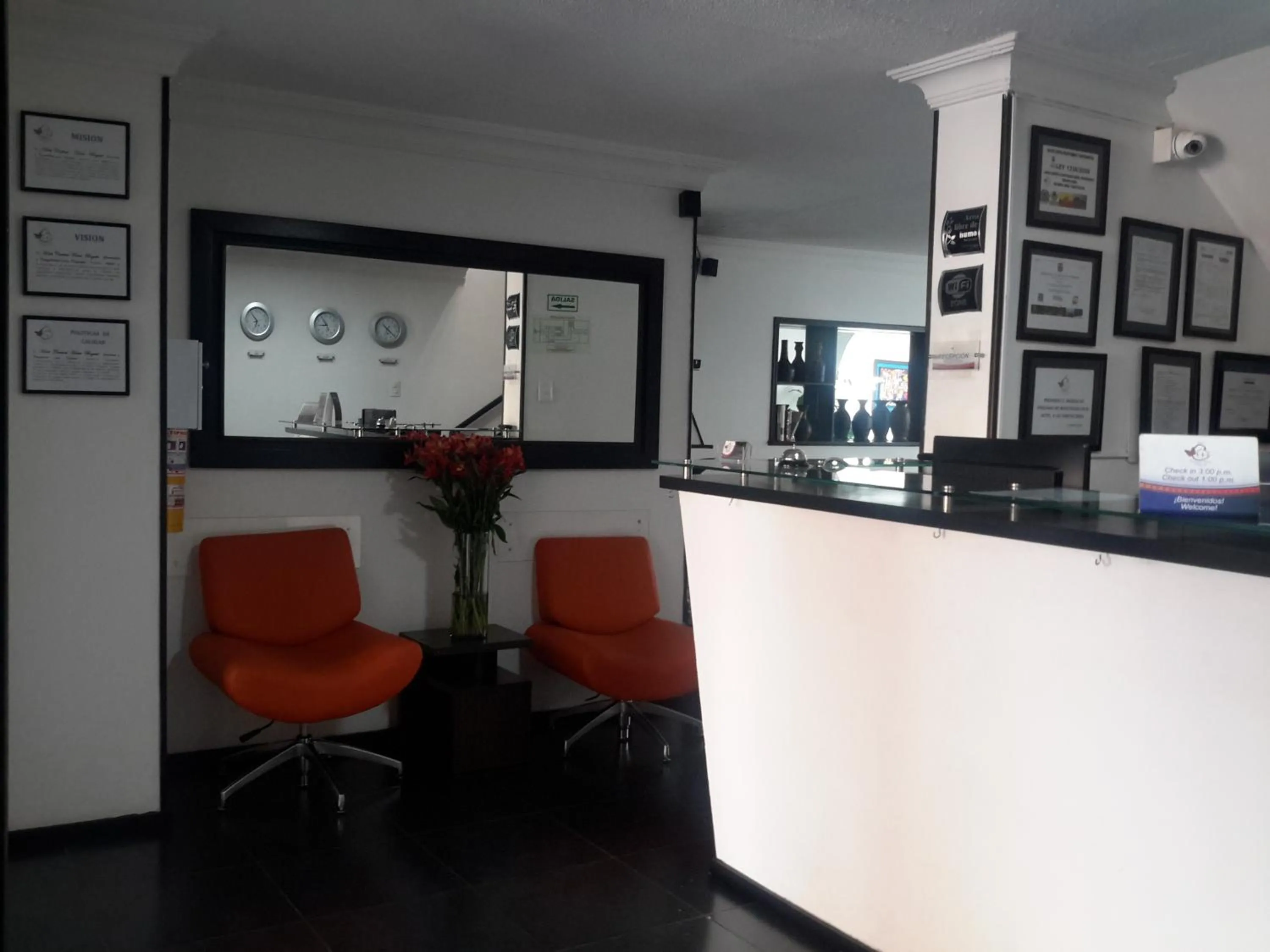 On site in Hotel Central House a 5 min de la Embajada Americana