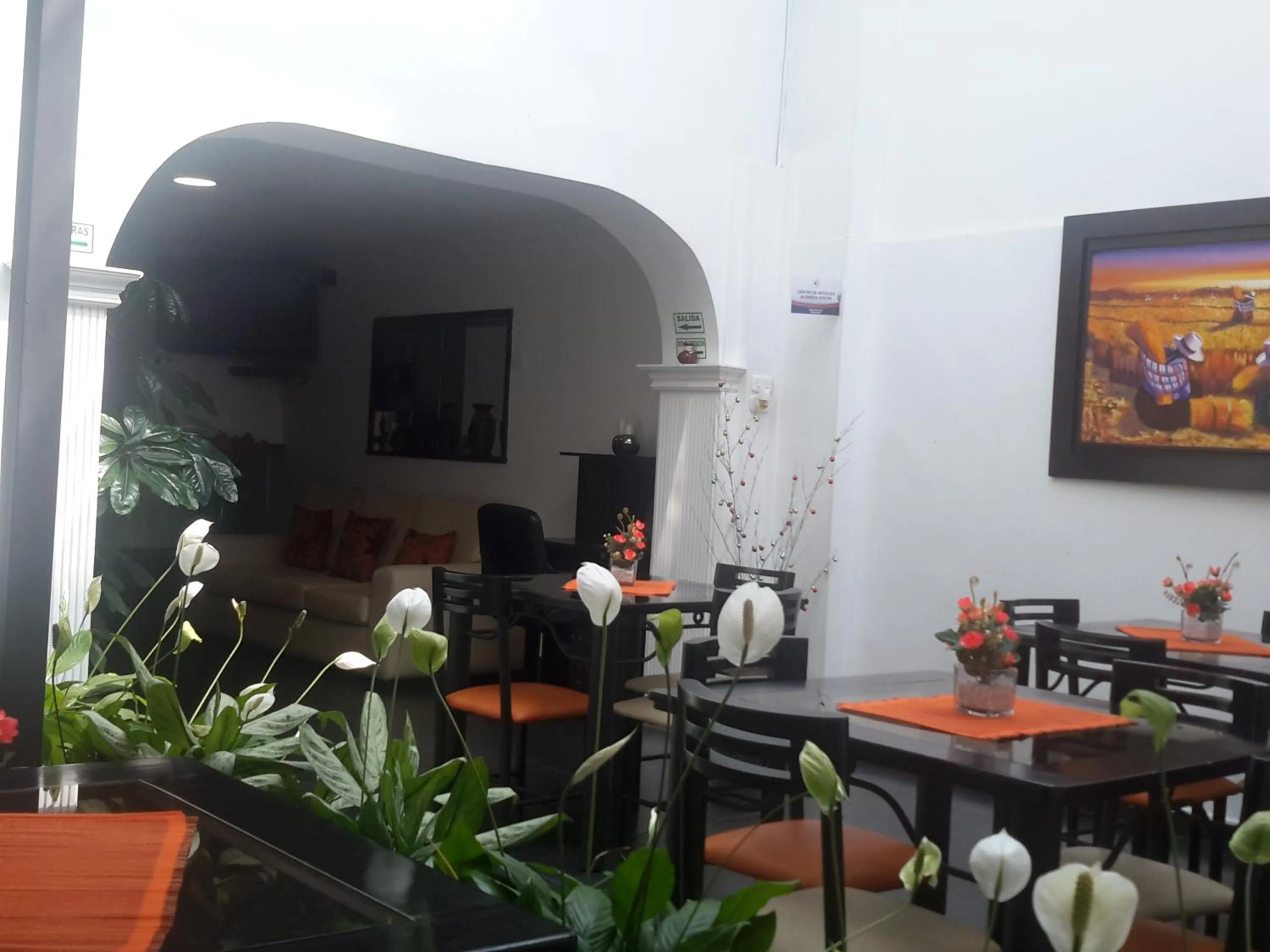 Restaurant/places to eat in Hotel Central House a 5 min de la Embajada Americana