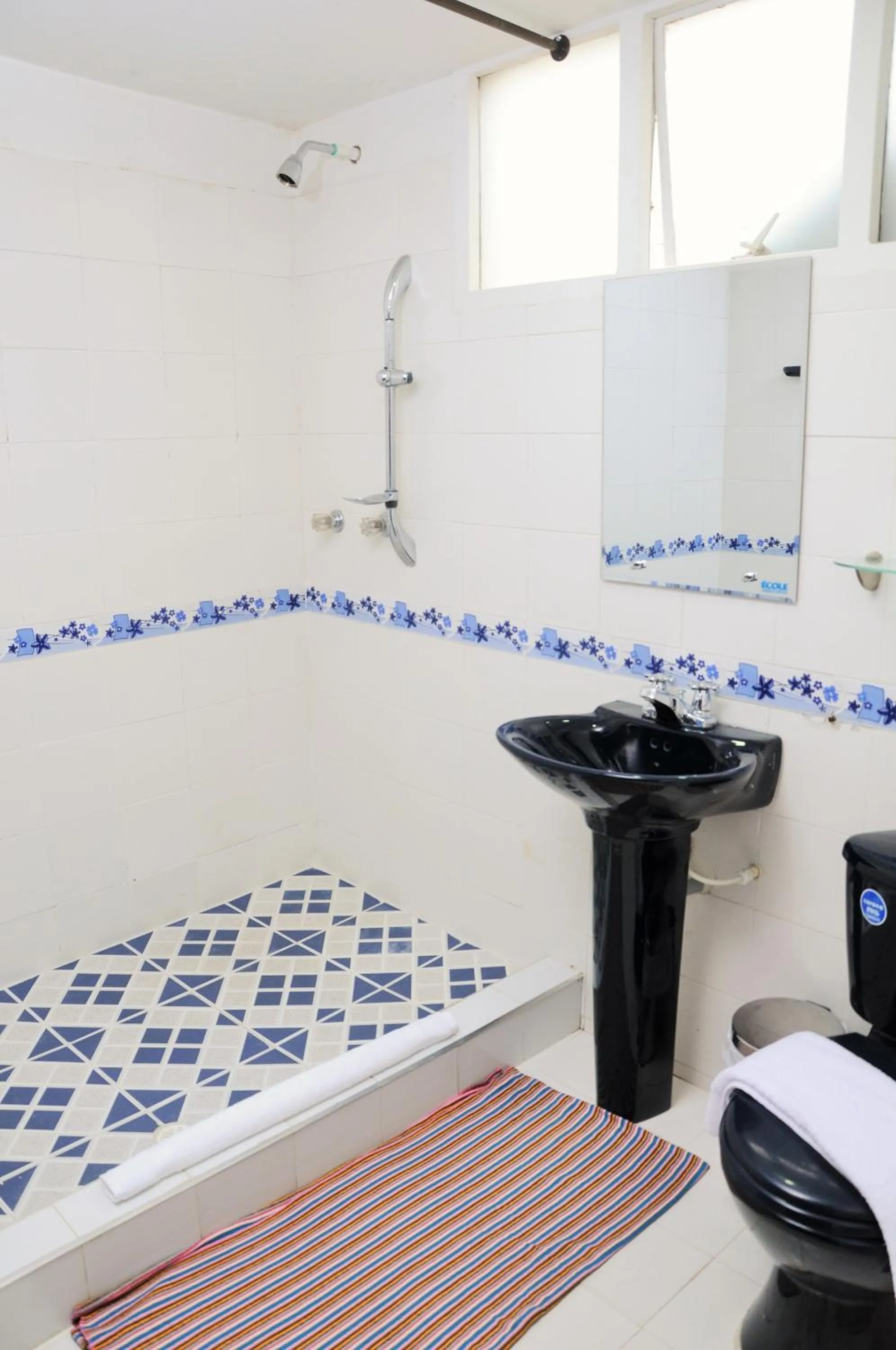 Bathroom in Hotel Central House a 5 min de la Embajada Americana