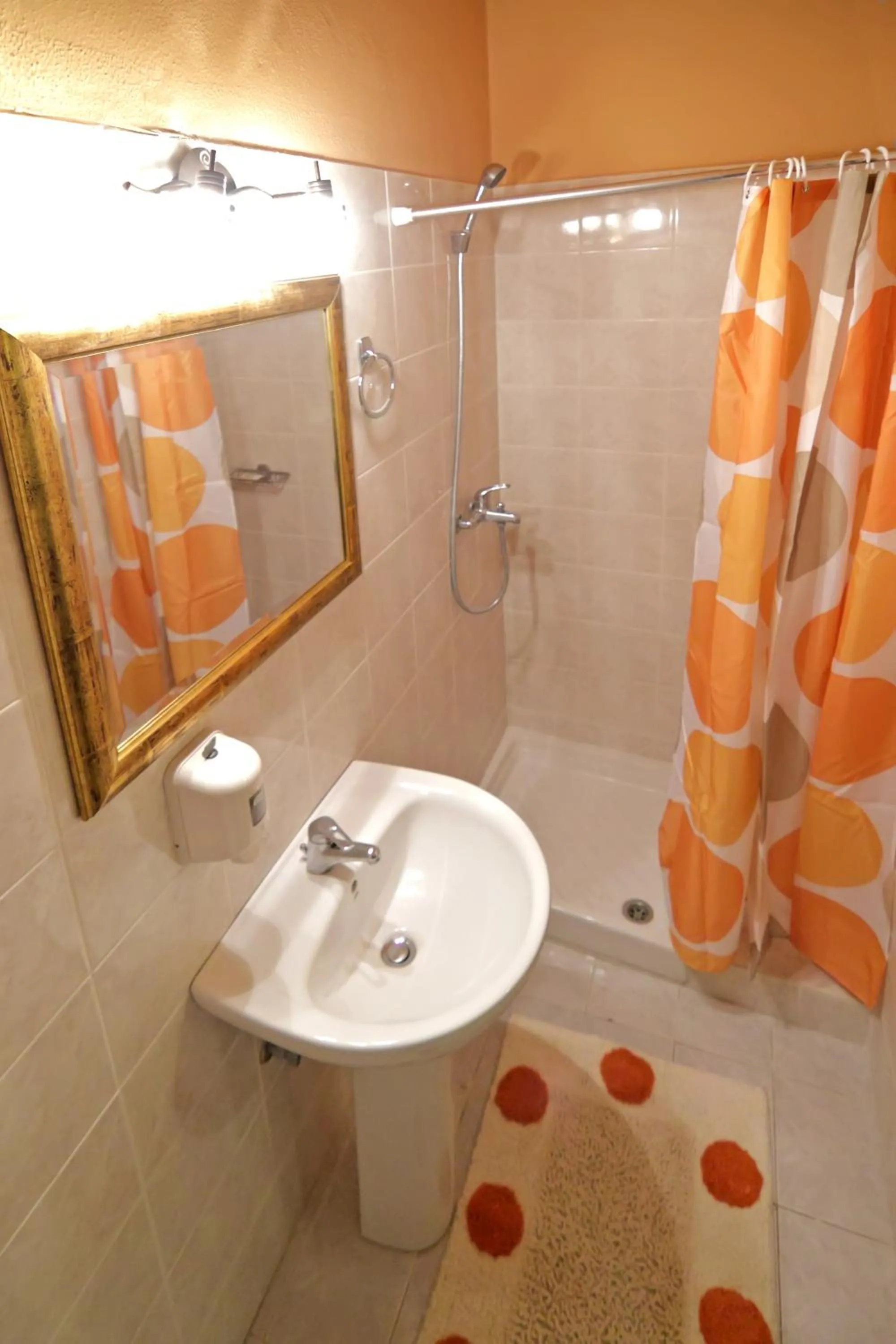 Bathroom in Minos Pension