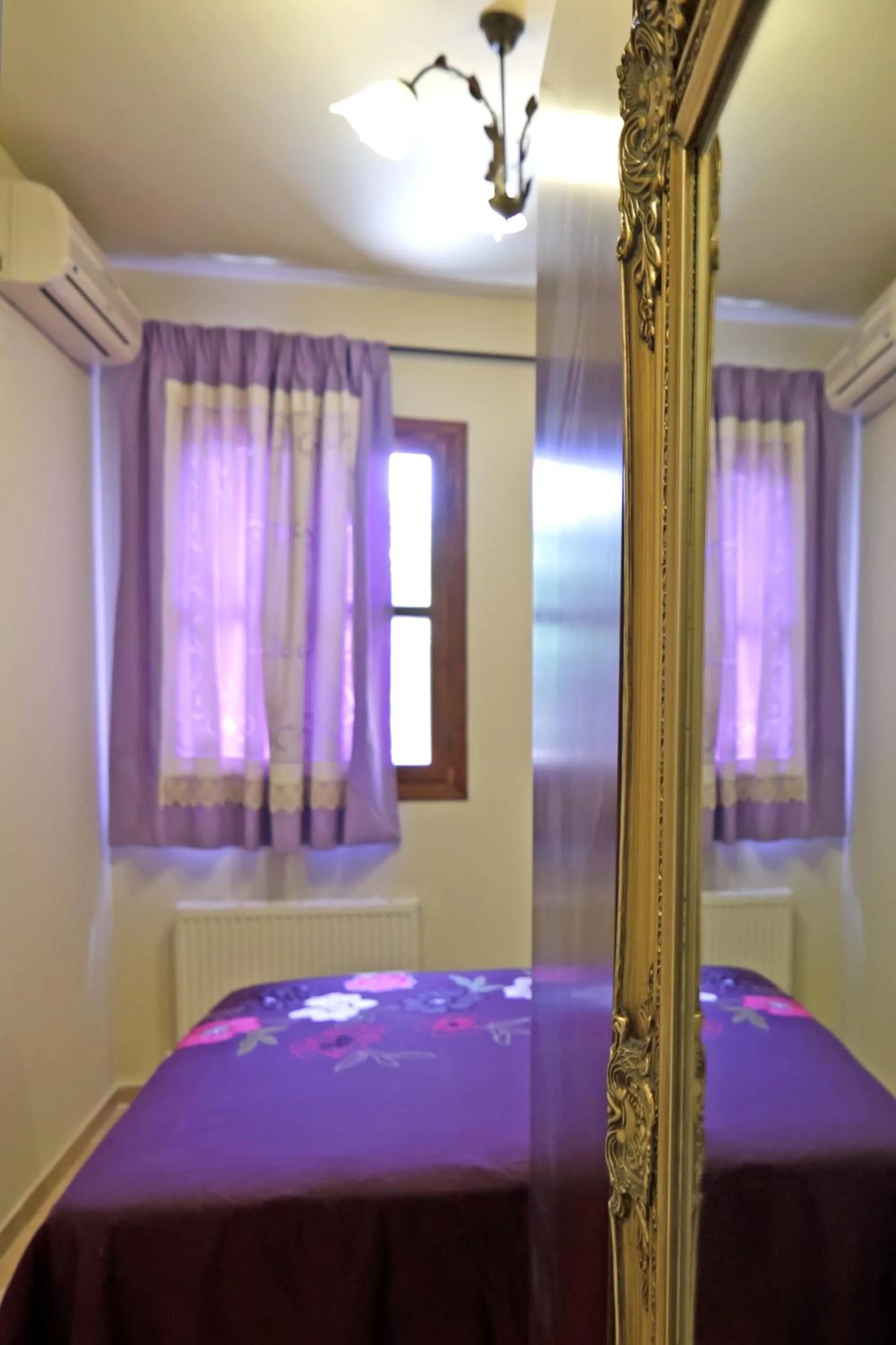 Decorative detail, Bed in Minos Pension