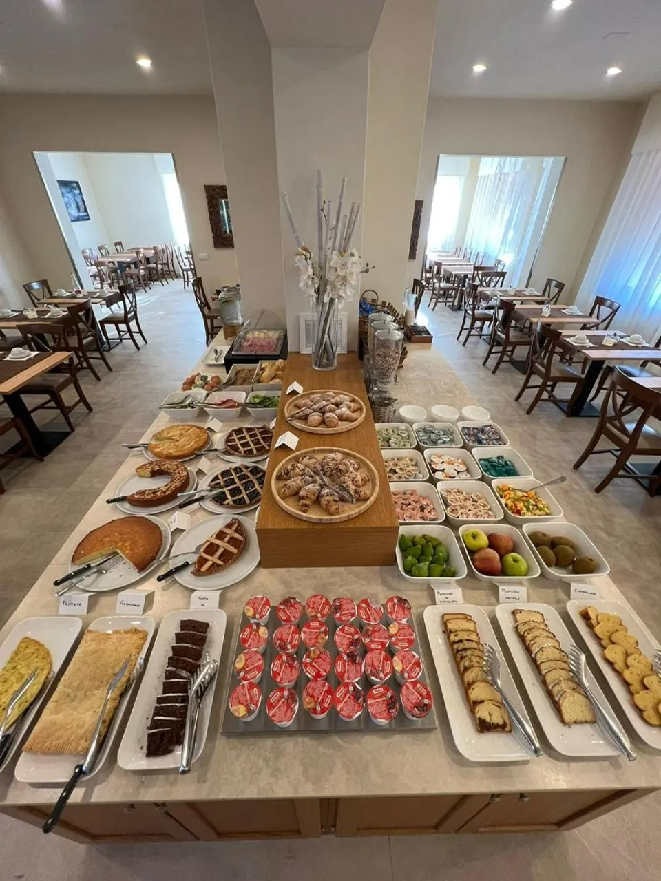 Restaurant/places to eat in Hotel Liu