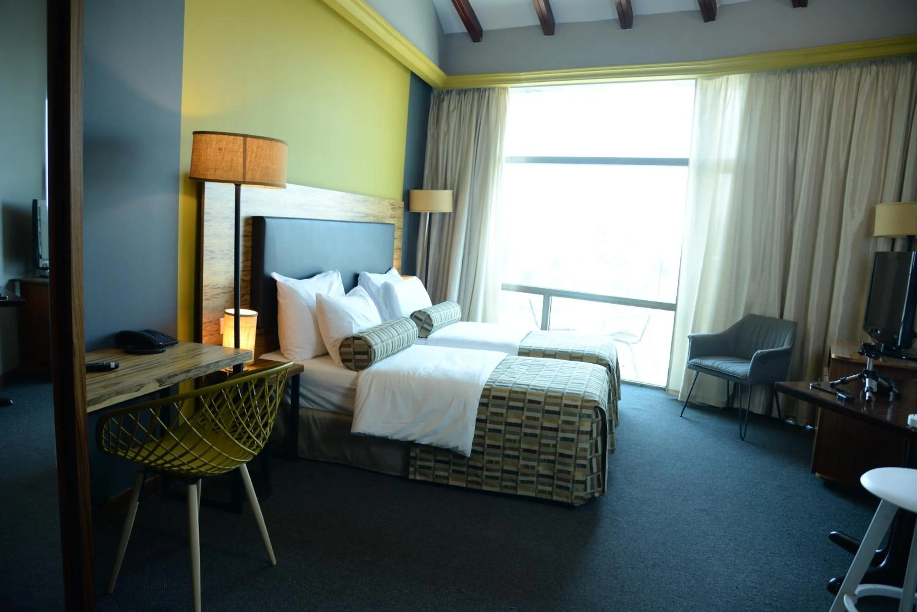 Photo of the whole room, Bed in Royal Court Hotel