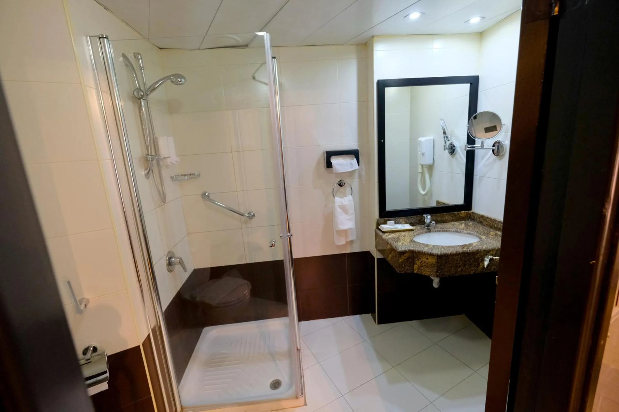 Royal Court Hotel
