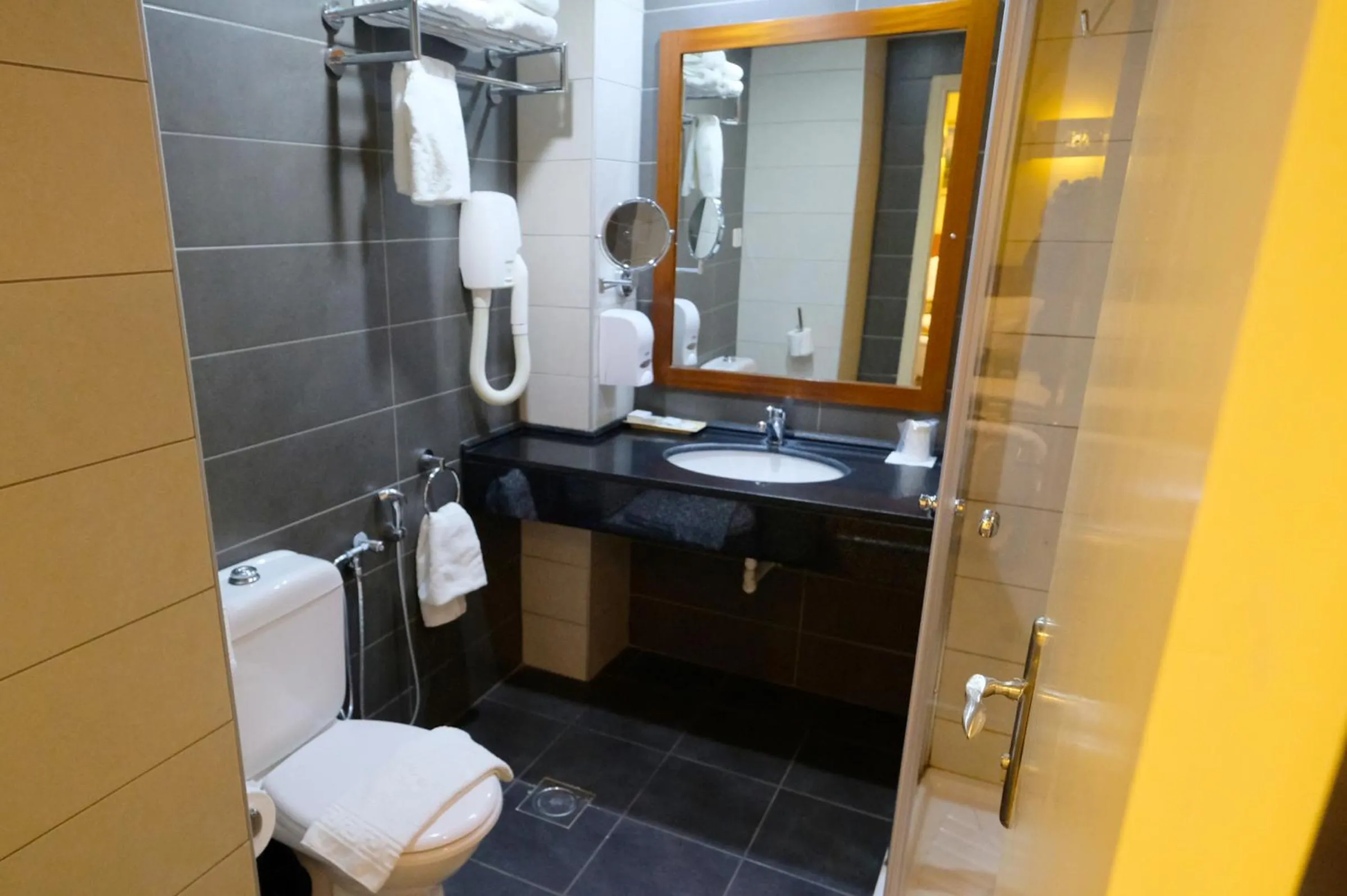 Royal Court Hotel