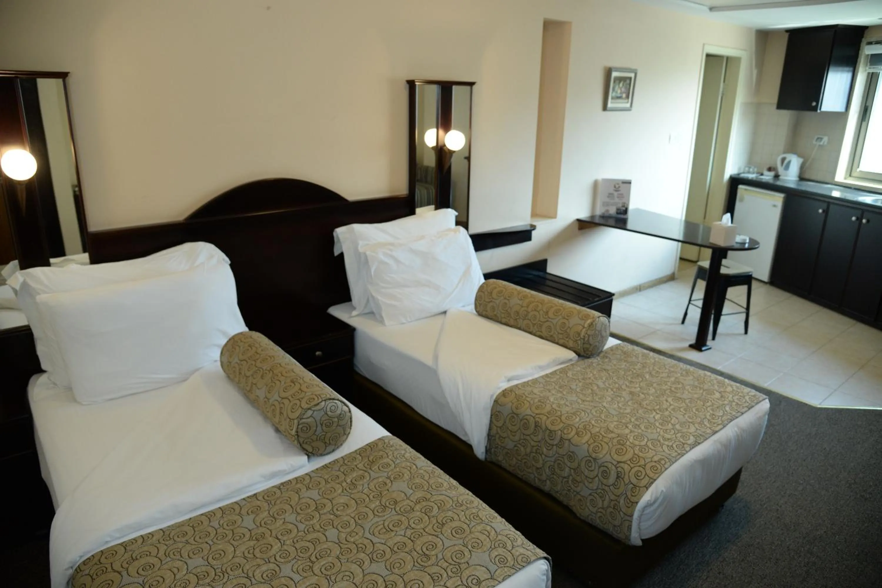 Bedroom, Bed in Royal Court Hotel