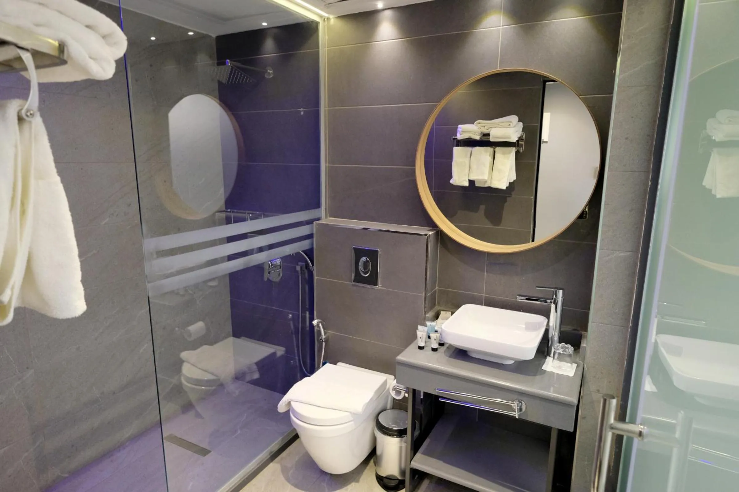 Royal Court Hotel