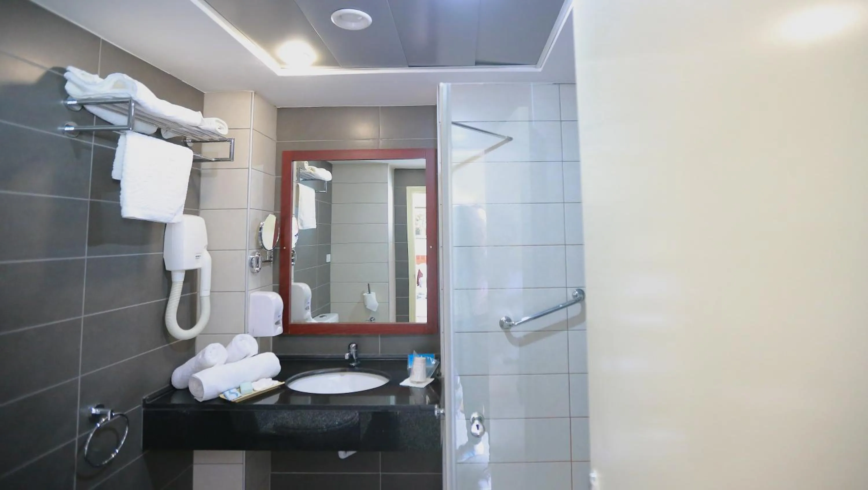 Bathroom in Royal Court Hotel