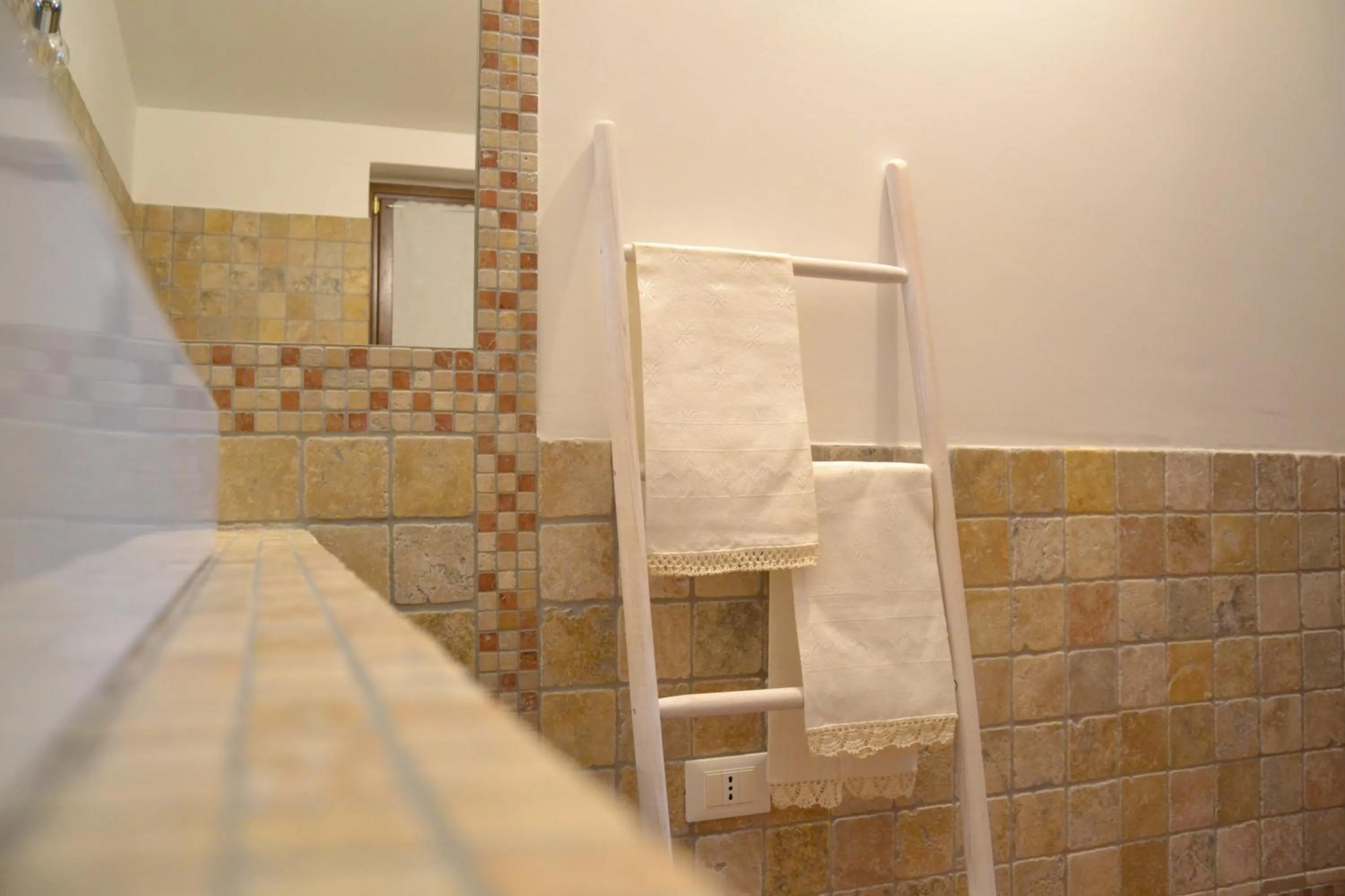 Decorative detail in B&B Cherry Season