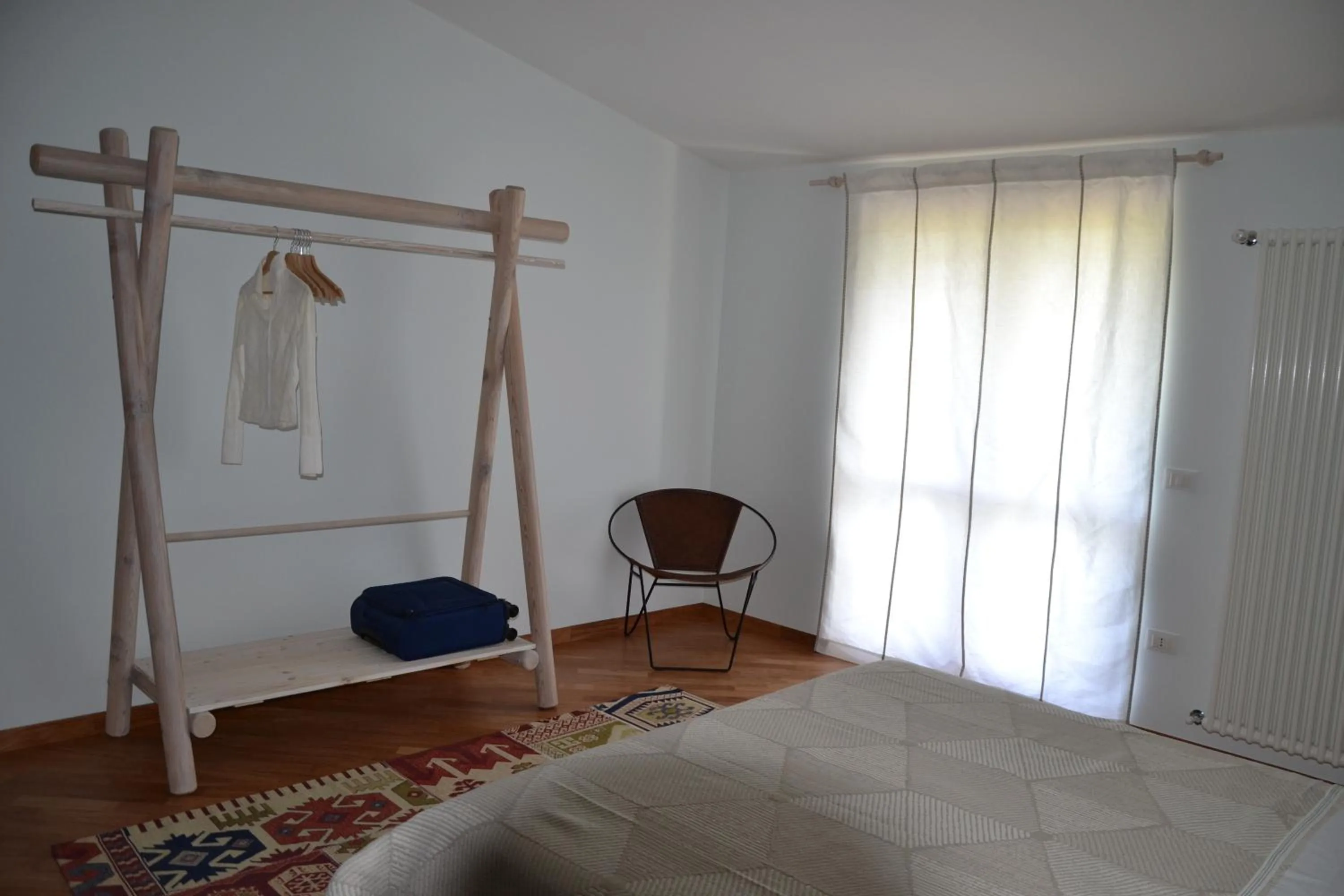 Photo of the whole room in B&B Cherry Season