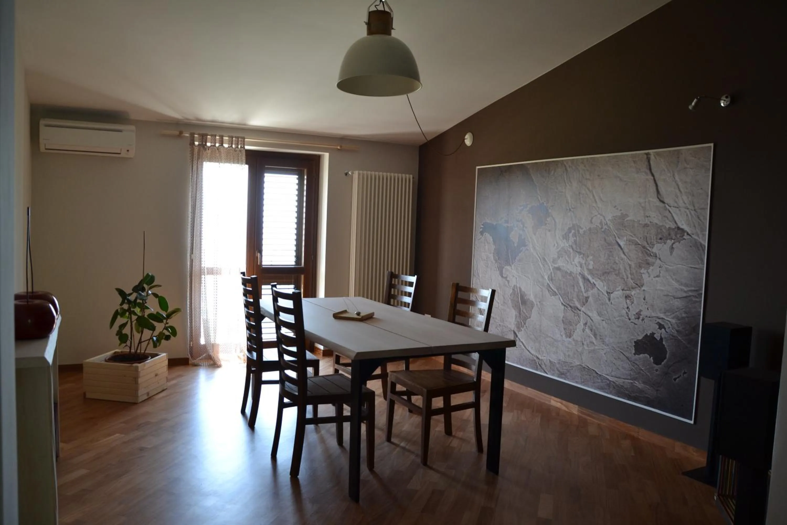 Communal lounge/ TV room in B&B Cherry Season