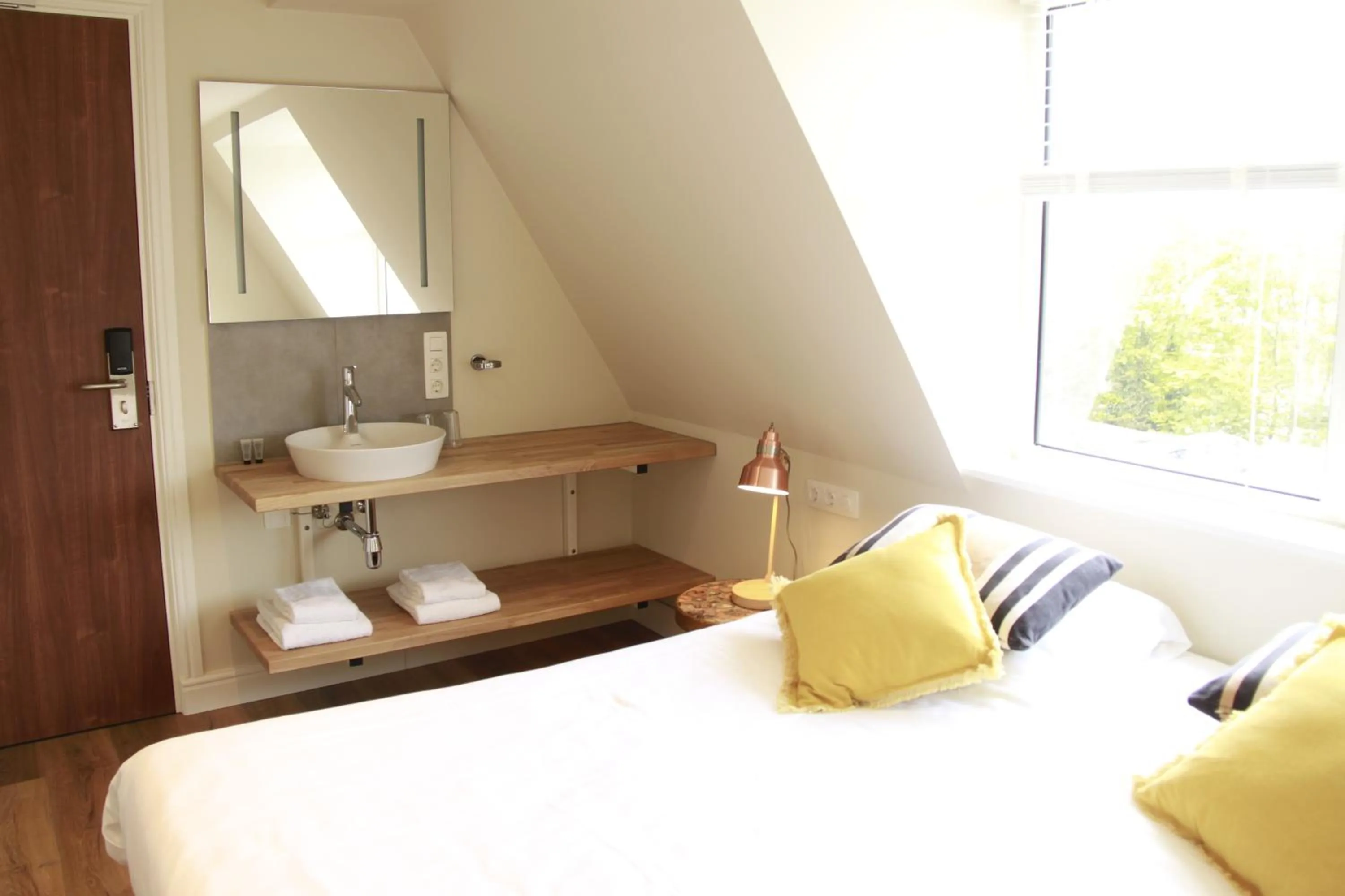 Photo of the whole room, Bed in Hotel Sanders de Paauw