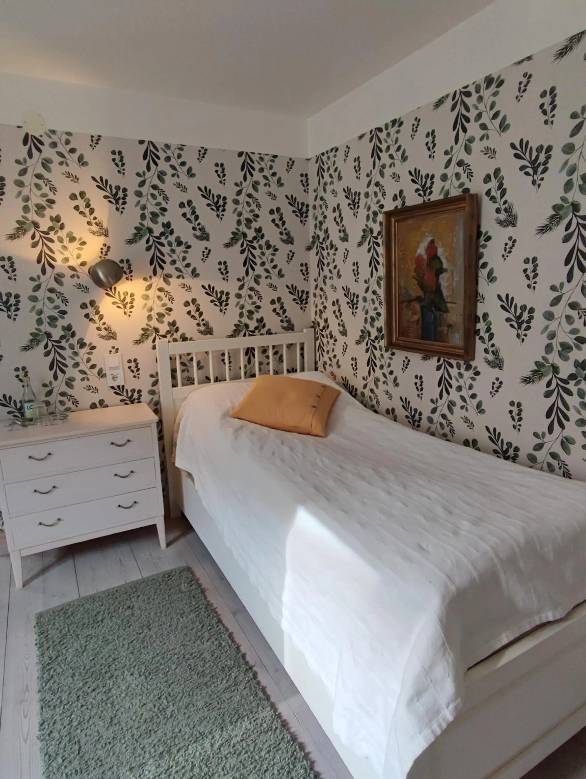 Property building, Bed in Lilla Hotellet