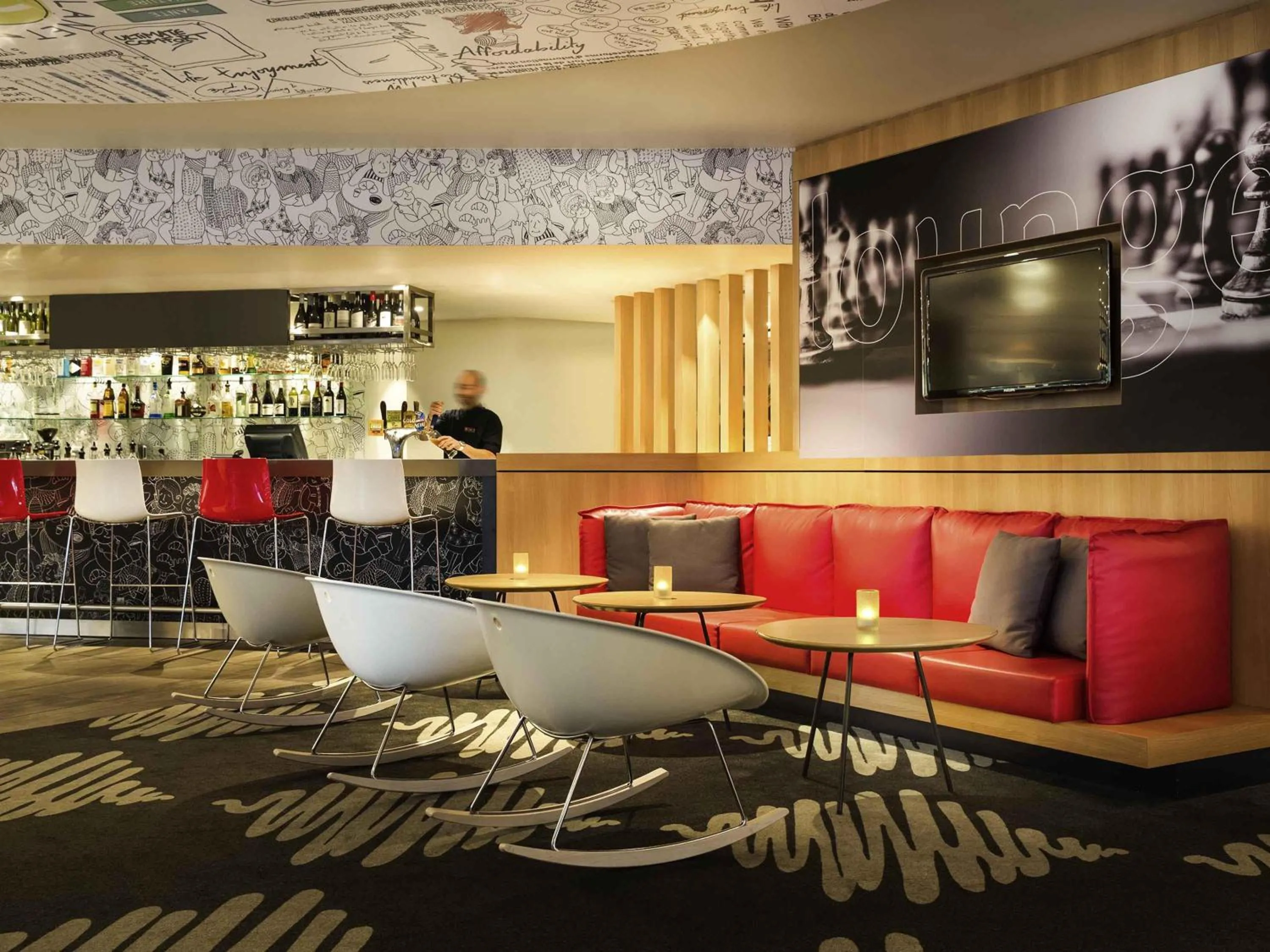 Restaurant/places to eat in ibis Sydney Airport