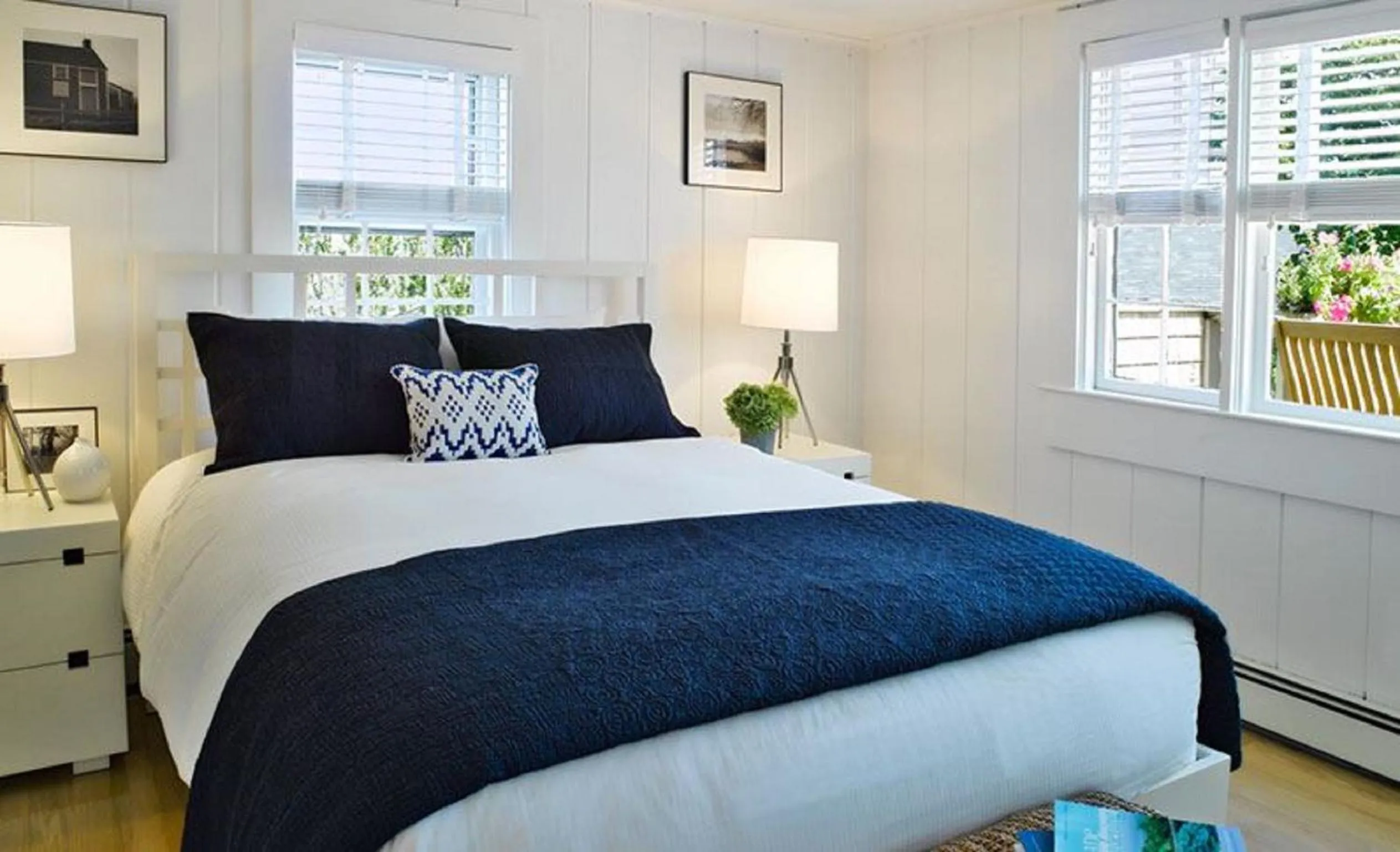 Bed in The Cottages at Nantucket Boat Basin