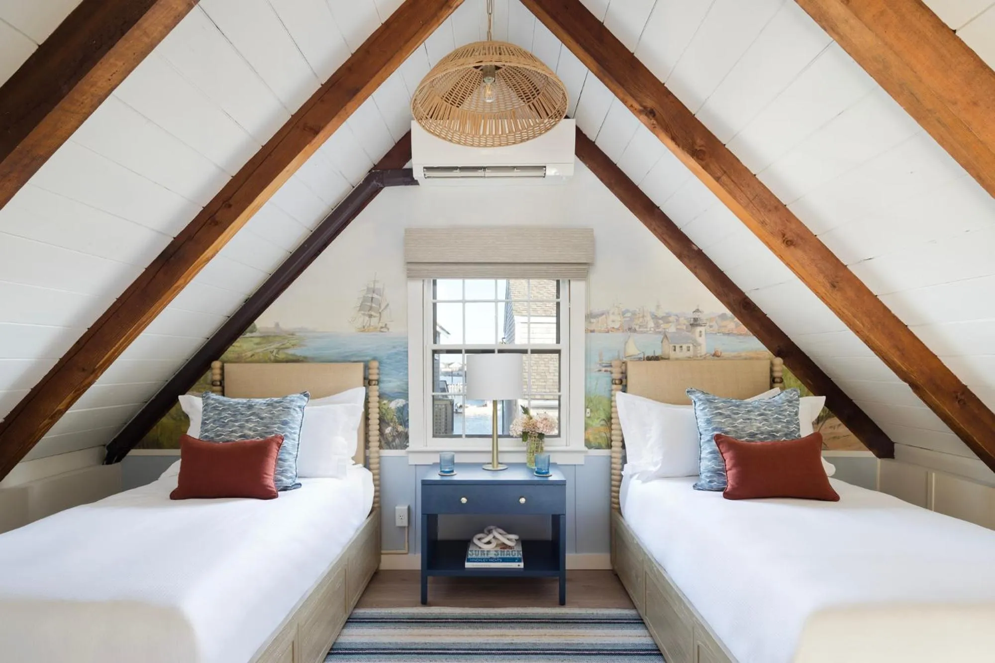 Bedroom, Bed in The Cottages at Nantucket Boat Basin