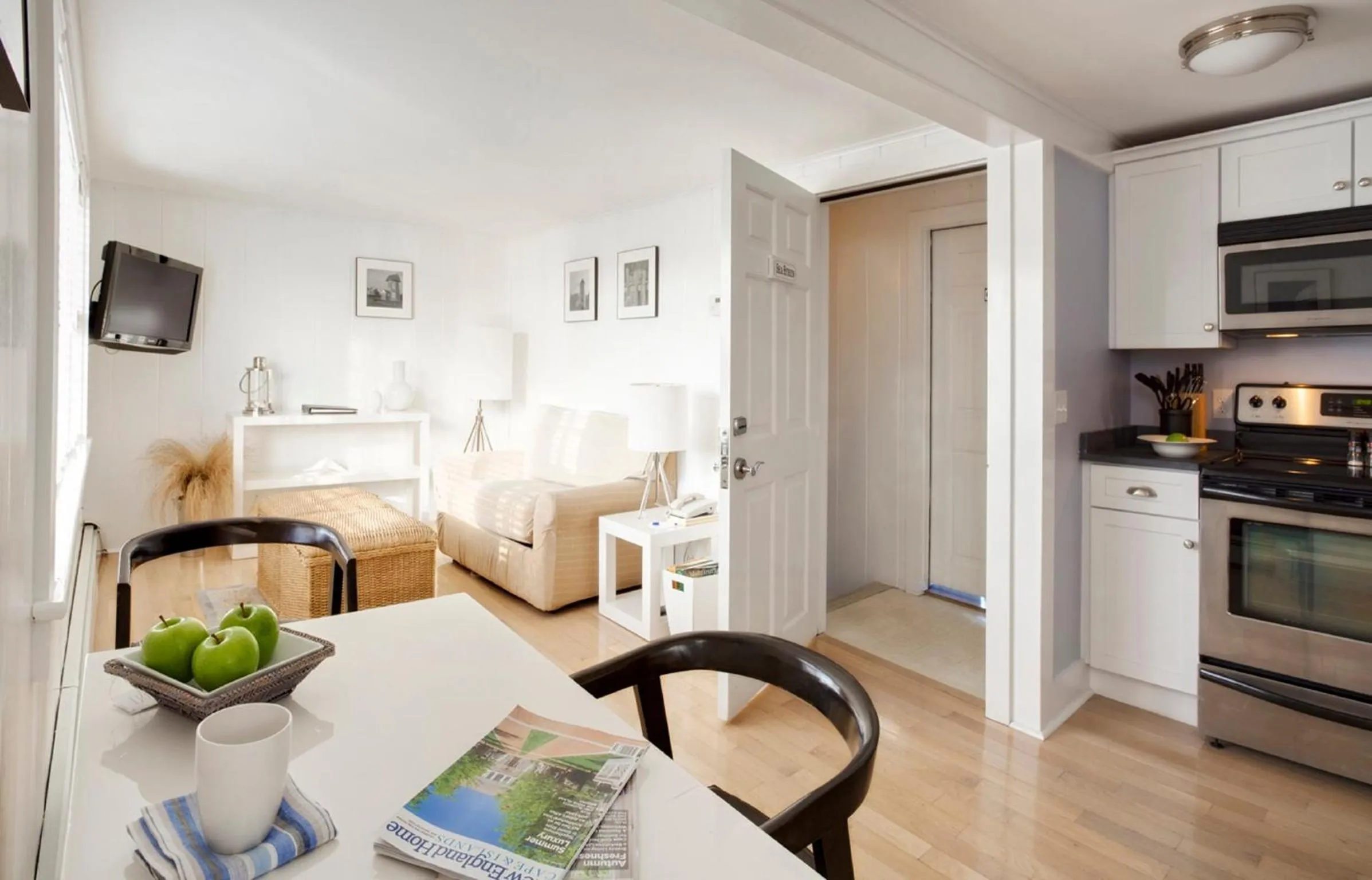 Kitchen or kitchenette in The Cottages at Nantucket Boat Basin