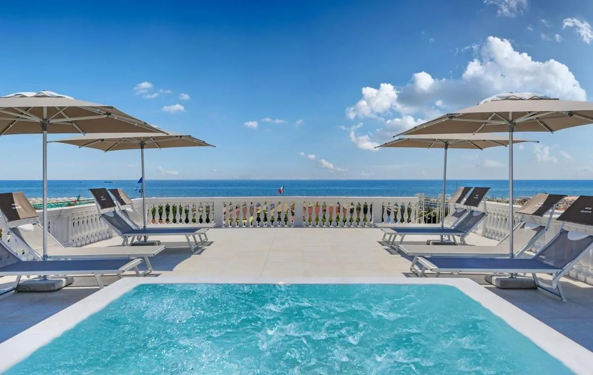 Hot Tub in Hotel Coluccini