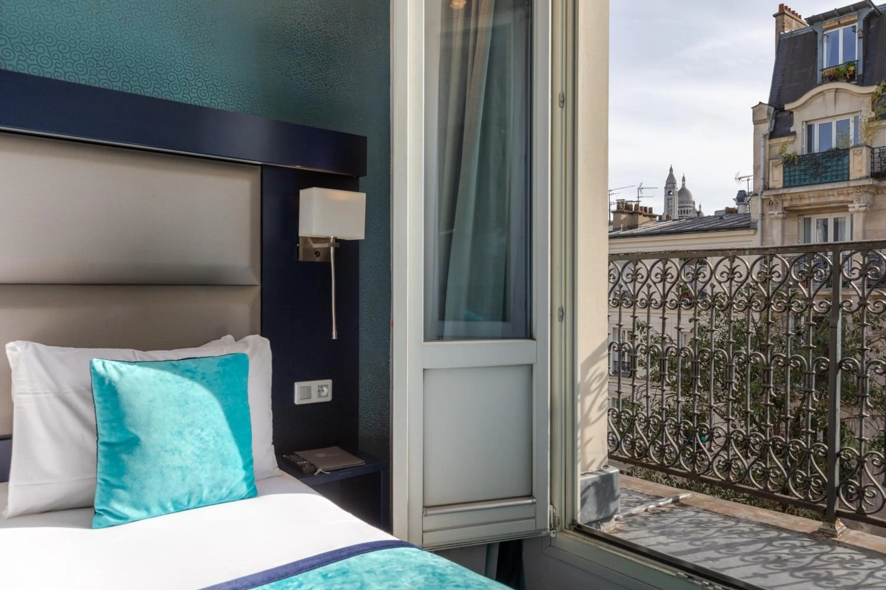 Bed in Prince Albert Montmartre