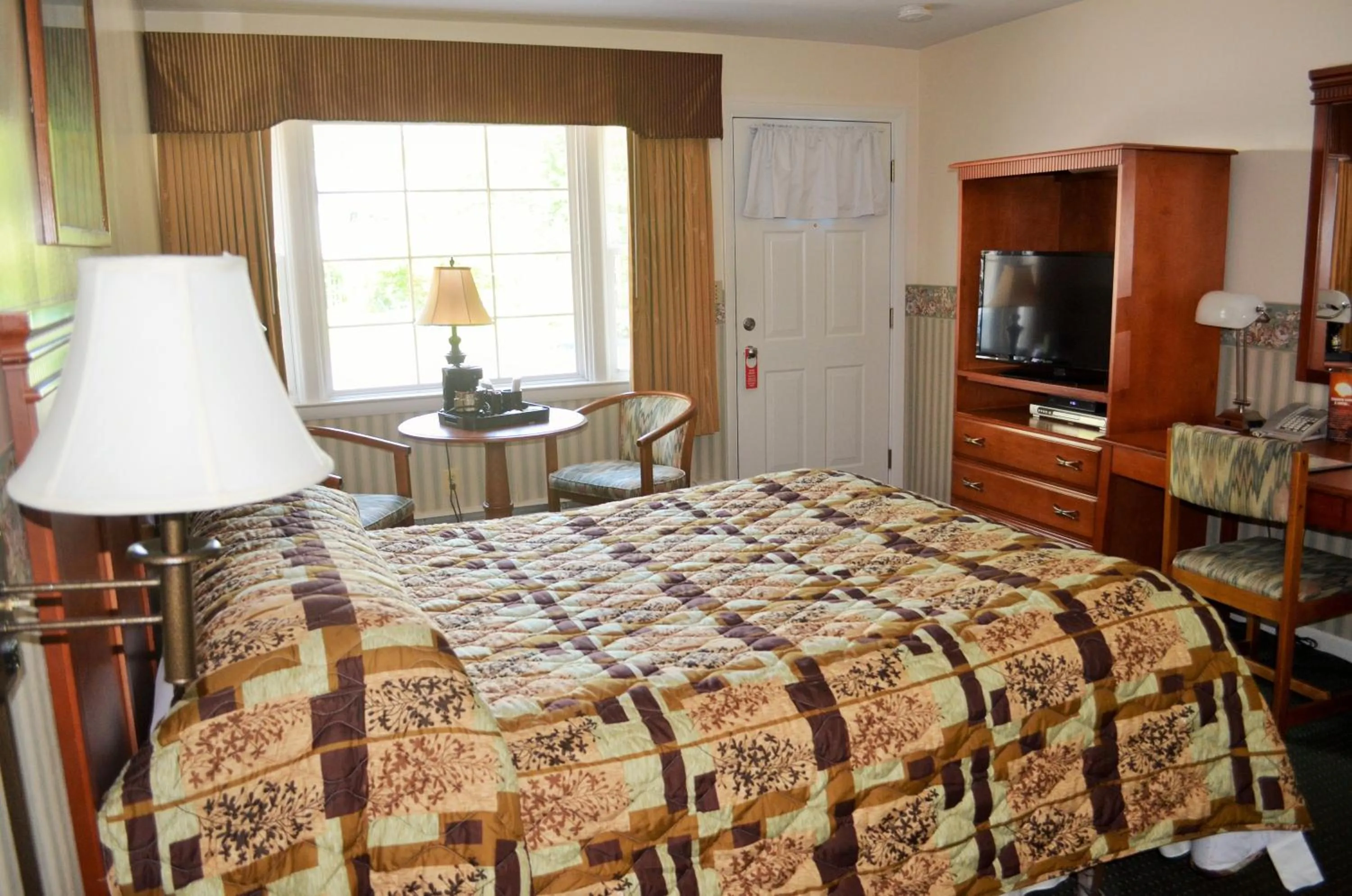 Photo of the whole room, Bed in Maple Terrace Motel