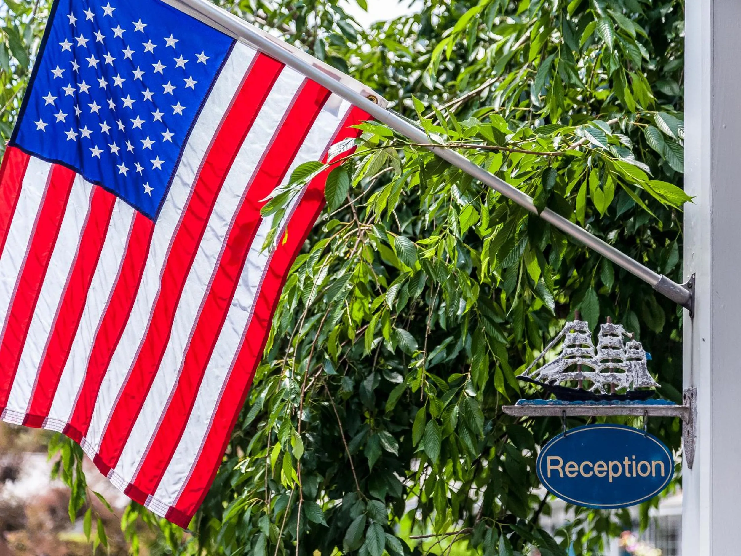 Logo/Certificate/Sign in Maple Terrace Motel