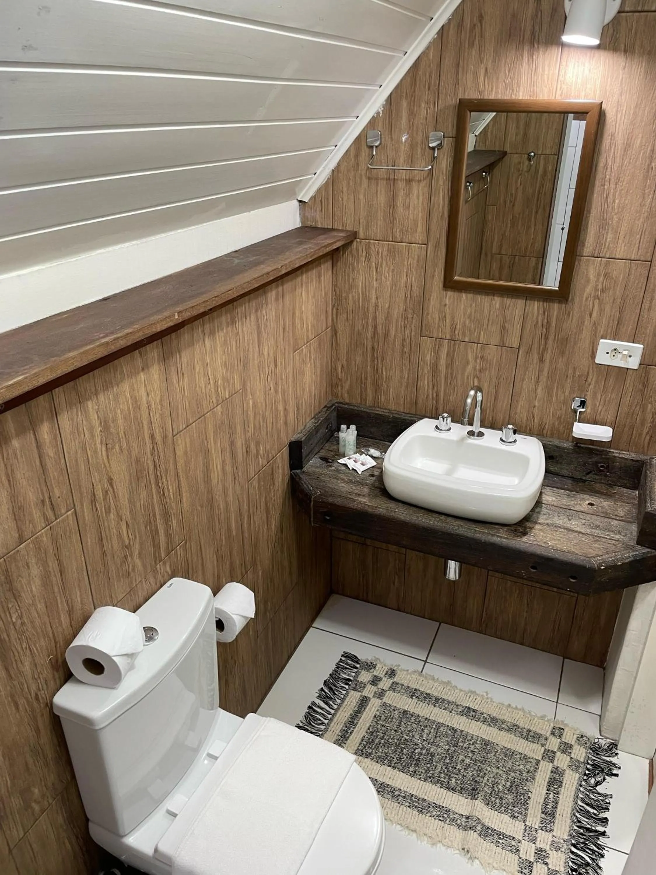 Toilet in Pousada Cantinho da Serra