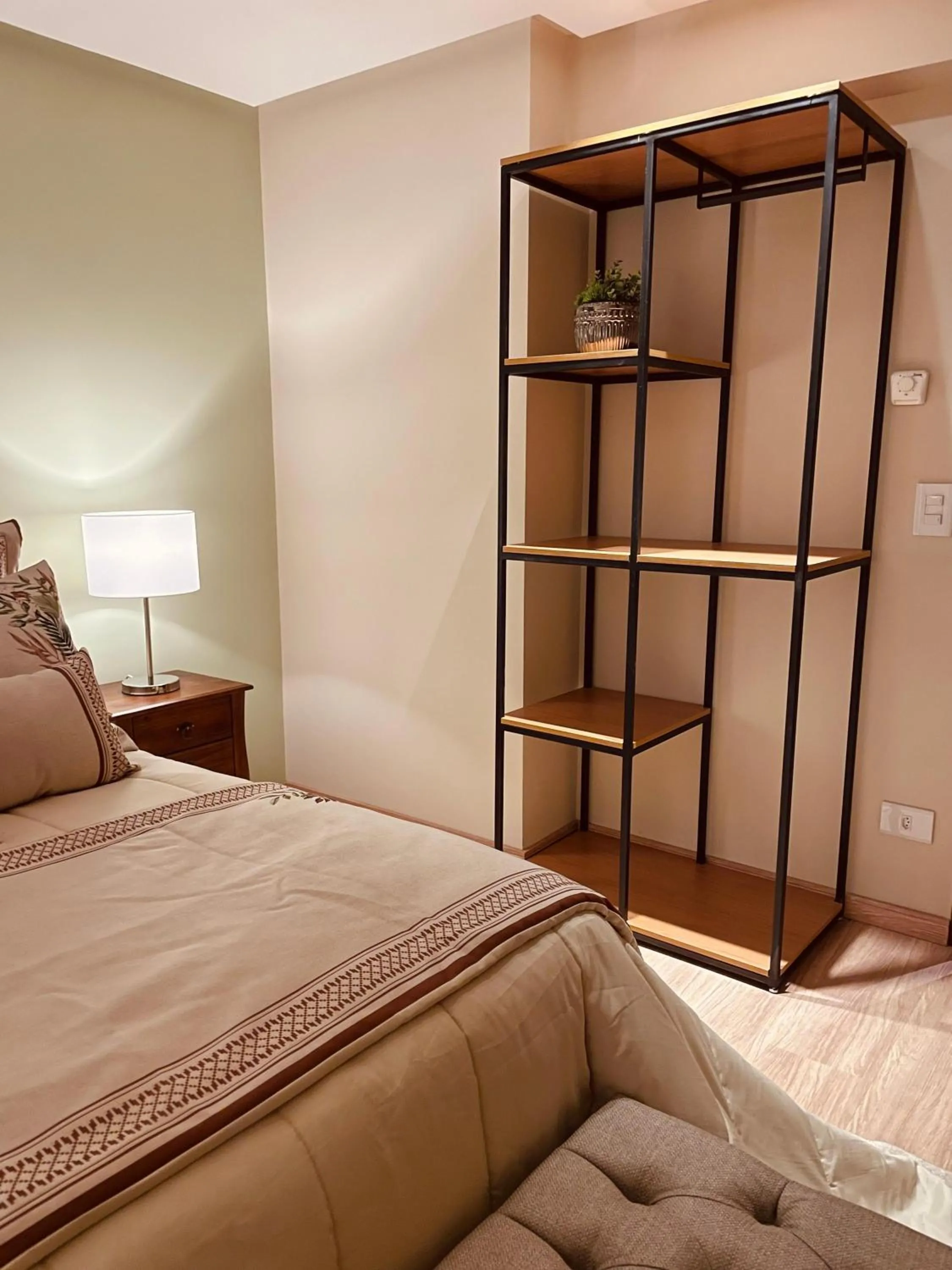 wardrobe, Bed in Pousada Cantinho da Serra