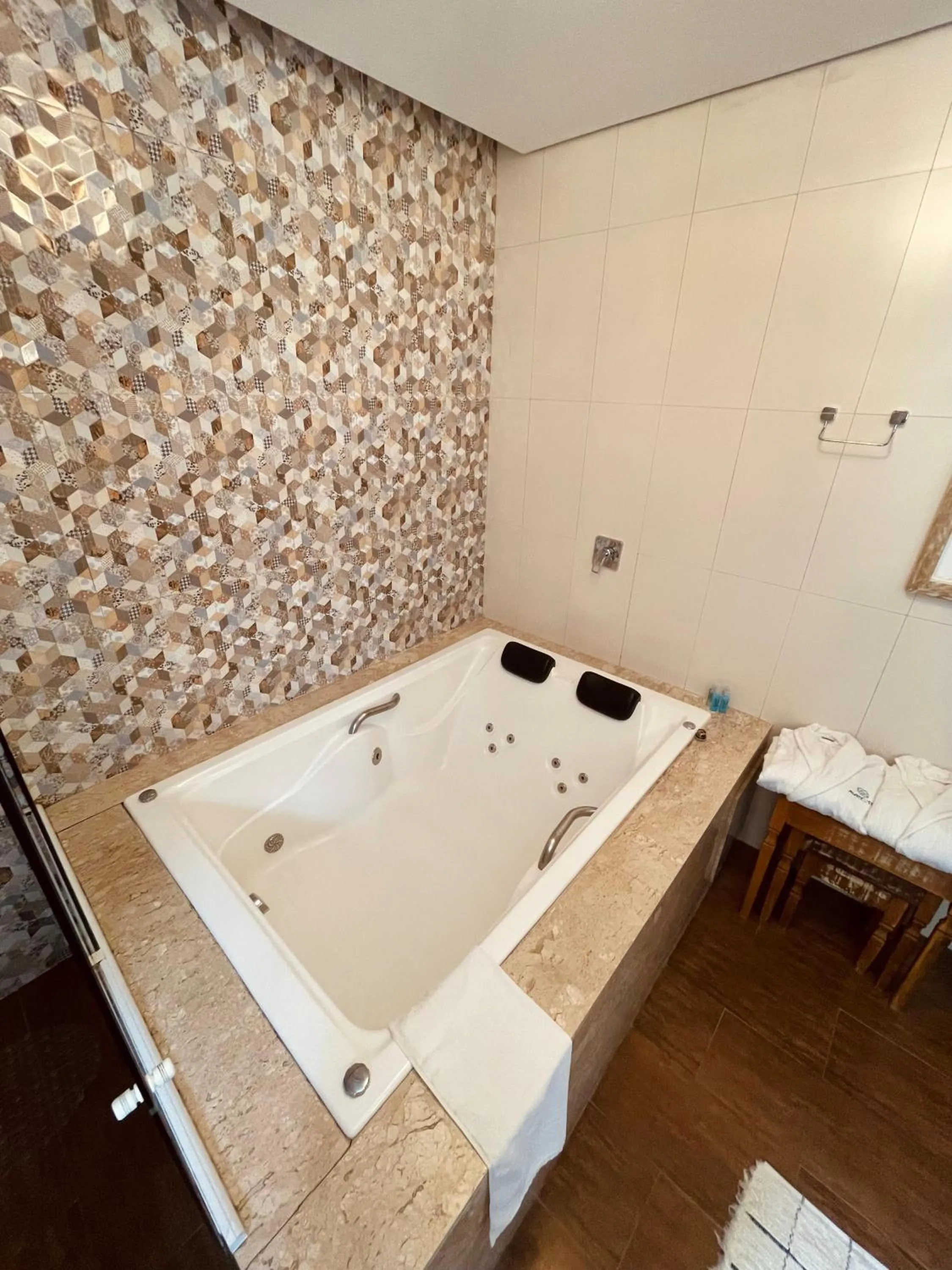 Hot Tub in Pousada Cantinho da Serra