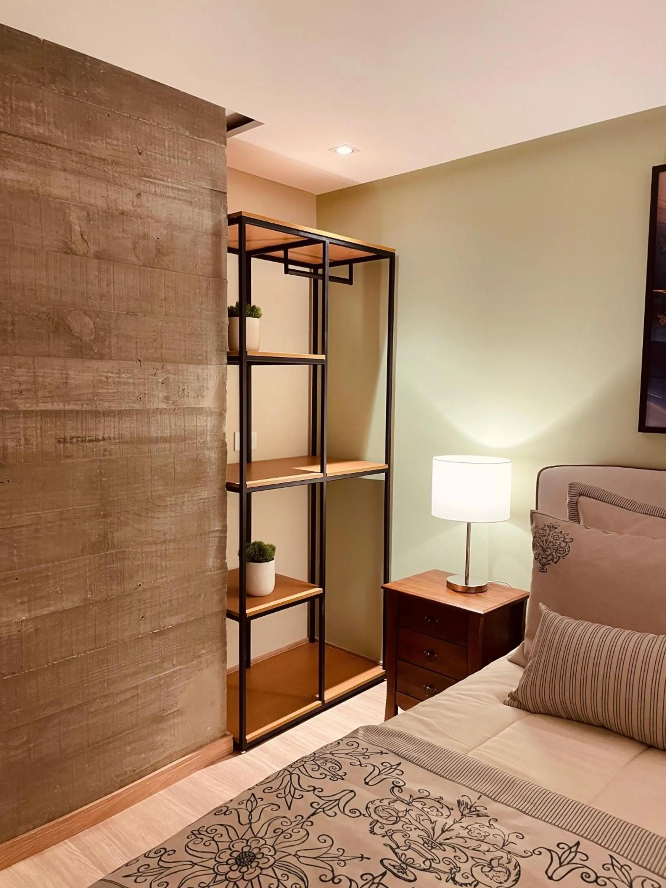 wardrobe, Bed in Pousada Cantinho da Serra