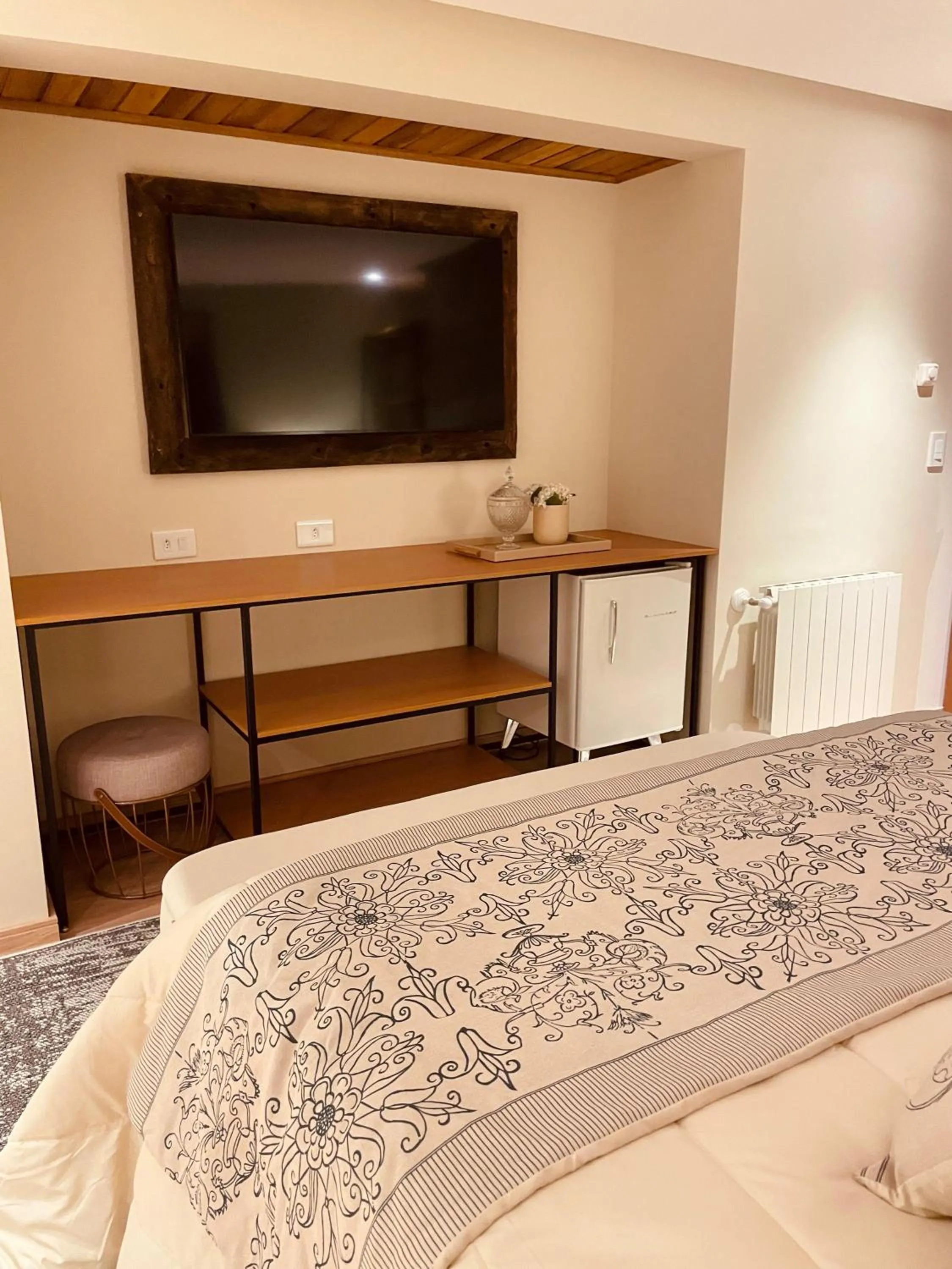 Photo of the whole room, Bed in Pousada Cantinho da Serra