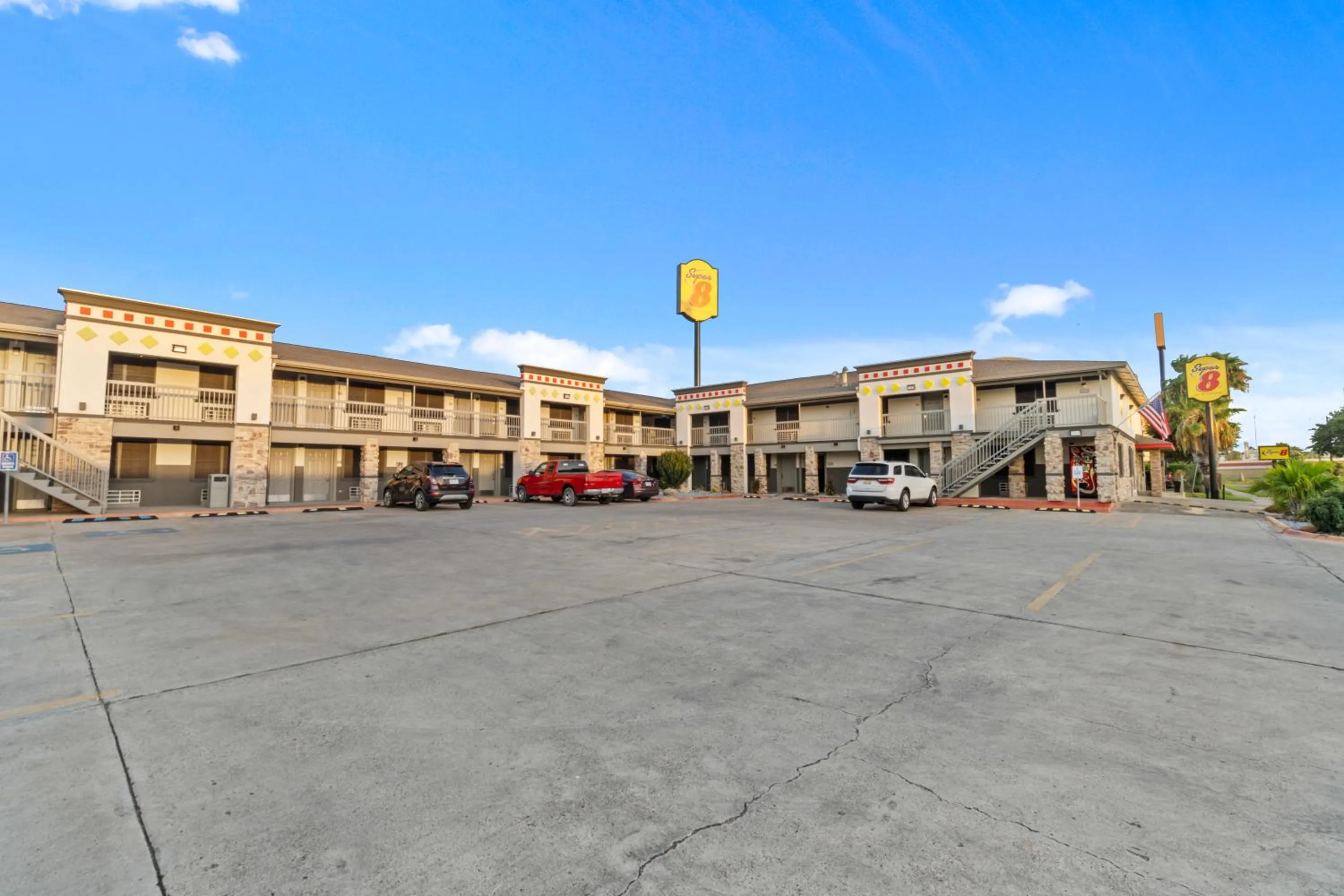Property building in Super 8 by Wyndham McAllen-Downtown-Airport-LA Plaza Mall