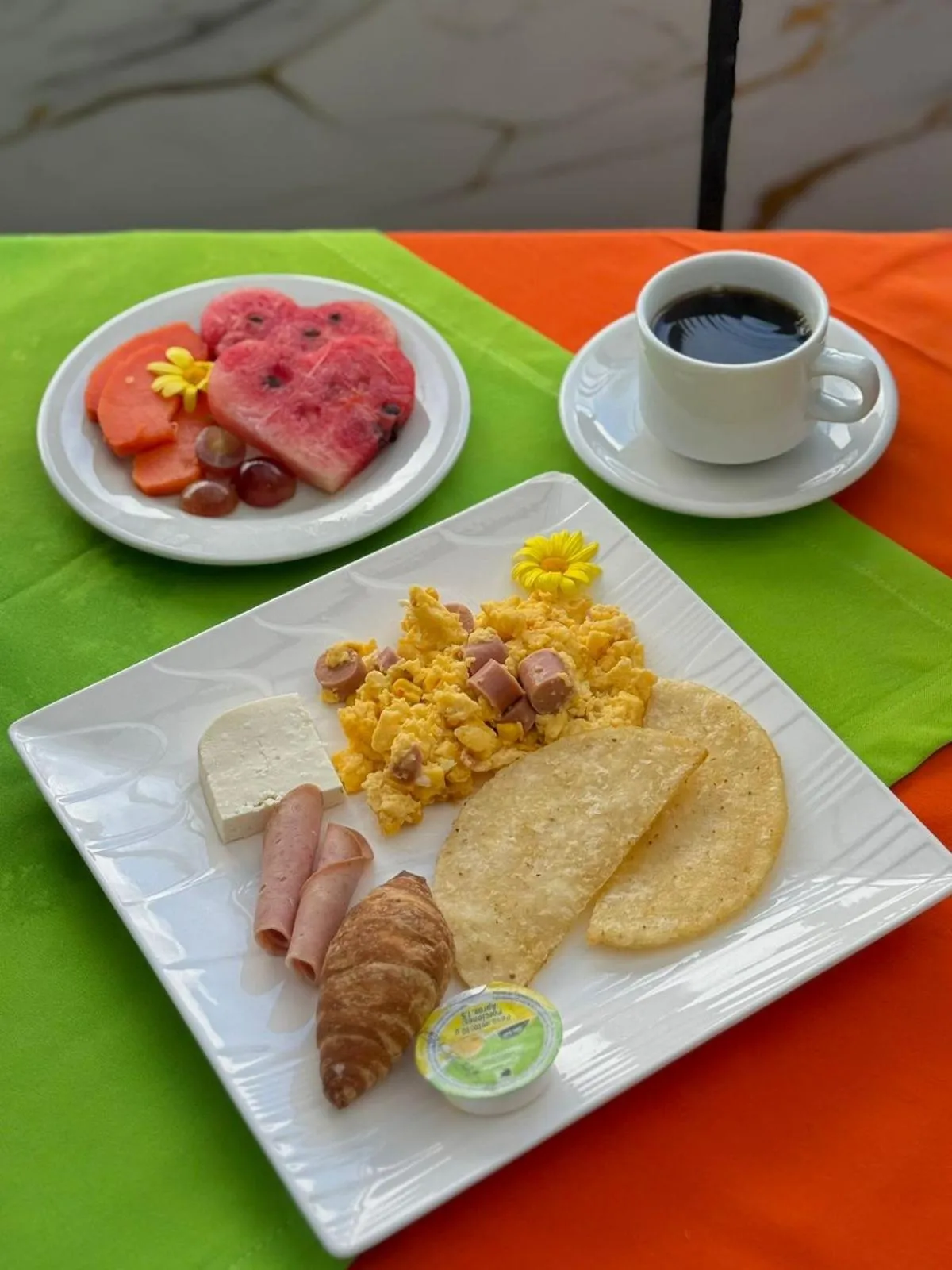 Food and drinks in Hotel Varuna