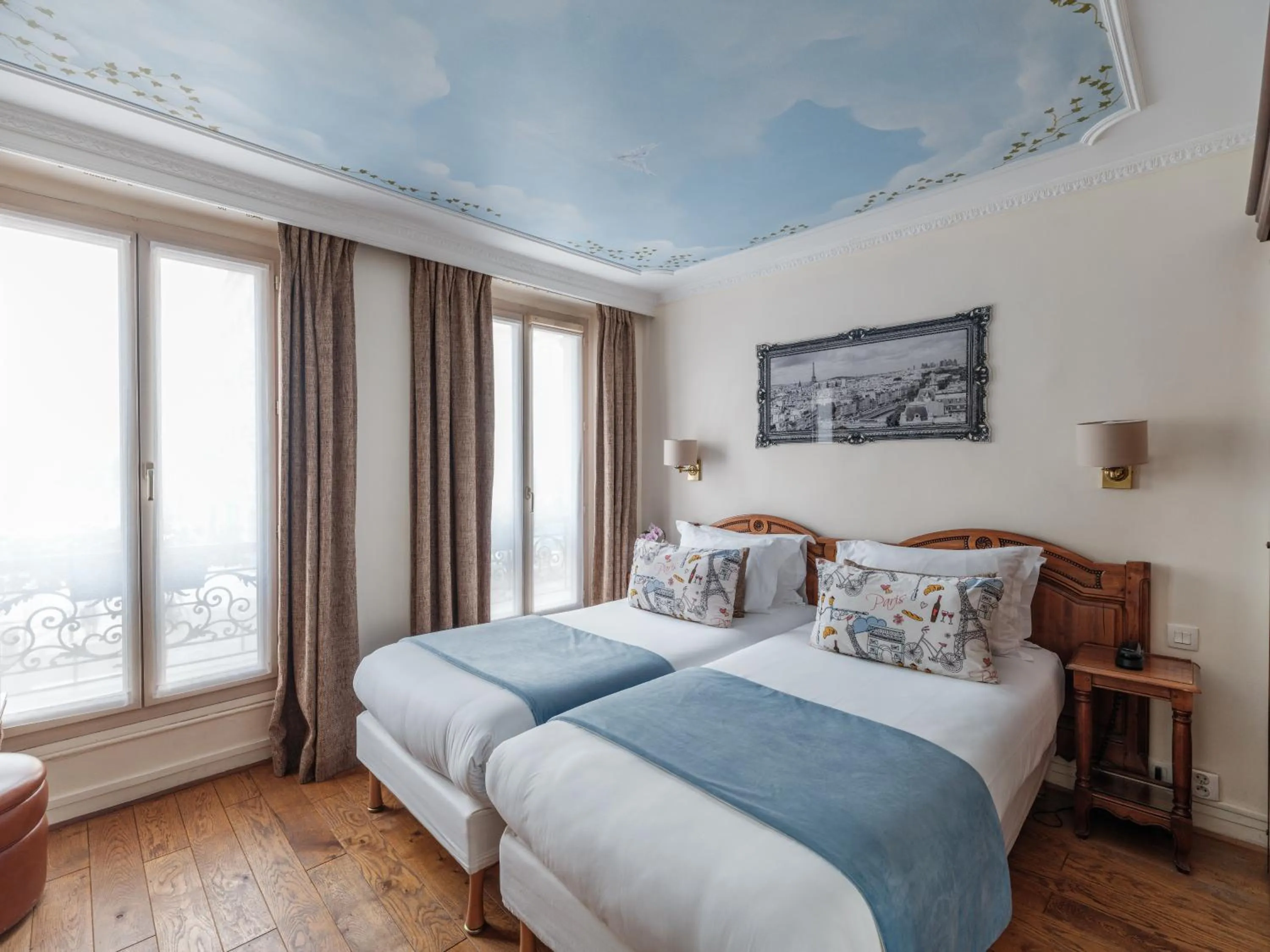 Bed in Hotel Minerve