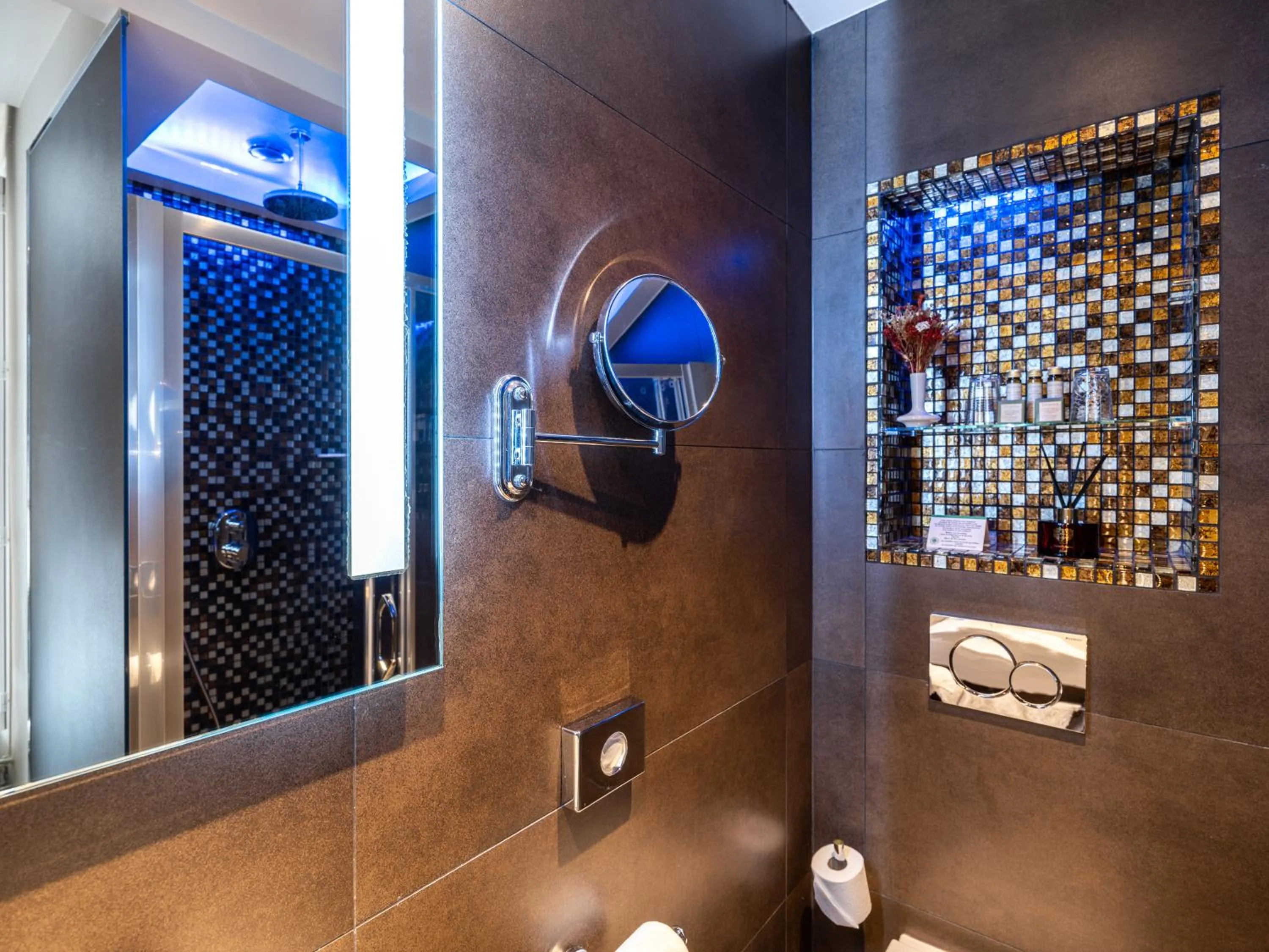 Shower in Hotel Minerve