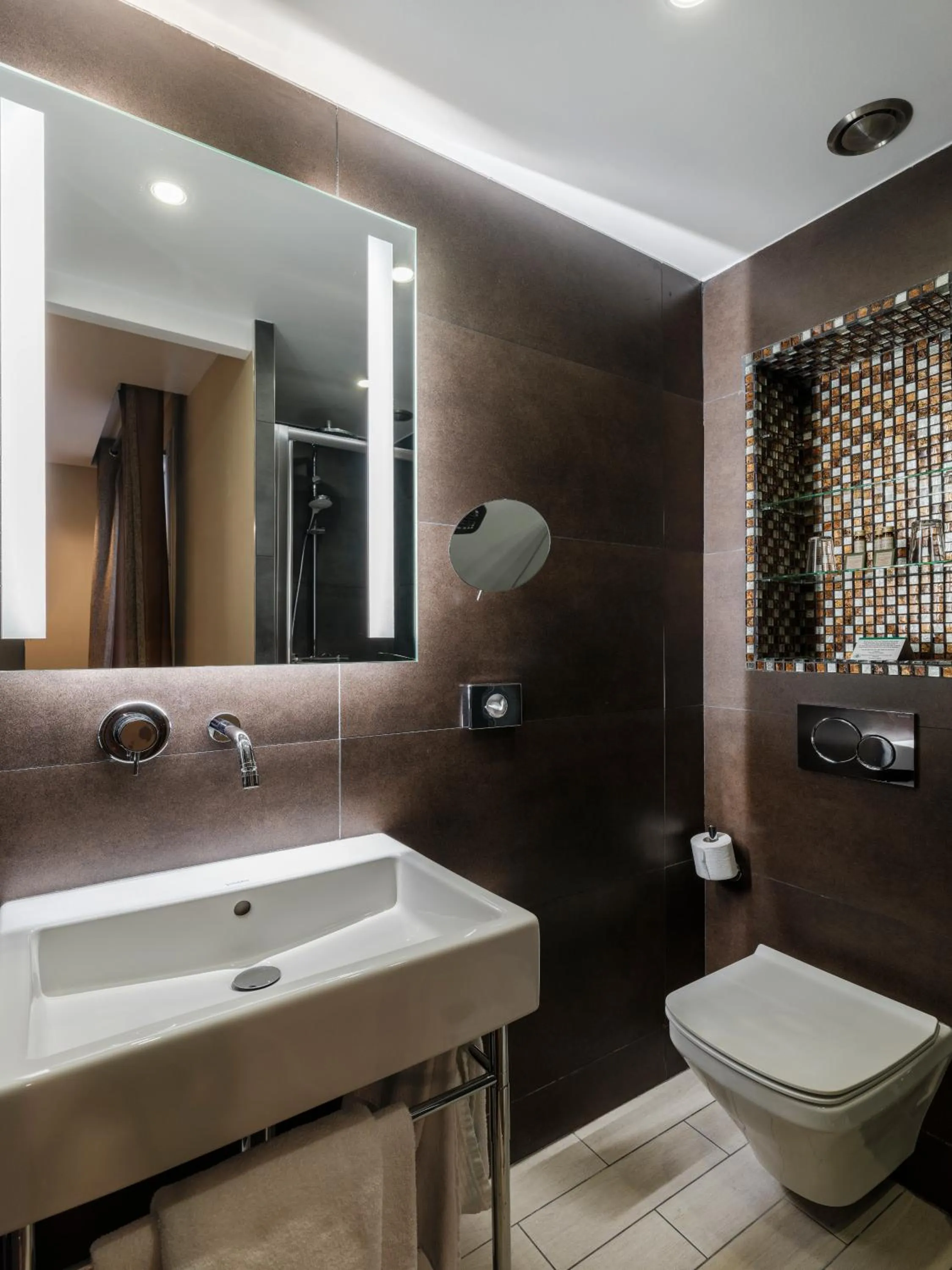 Toilet in Hotel Minerve