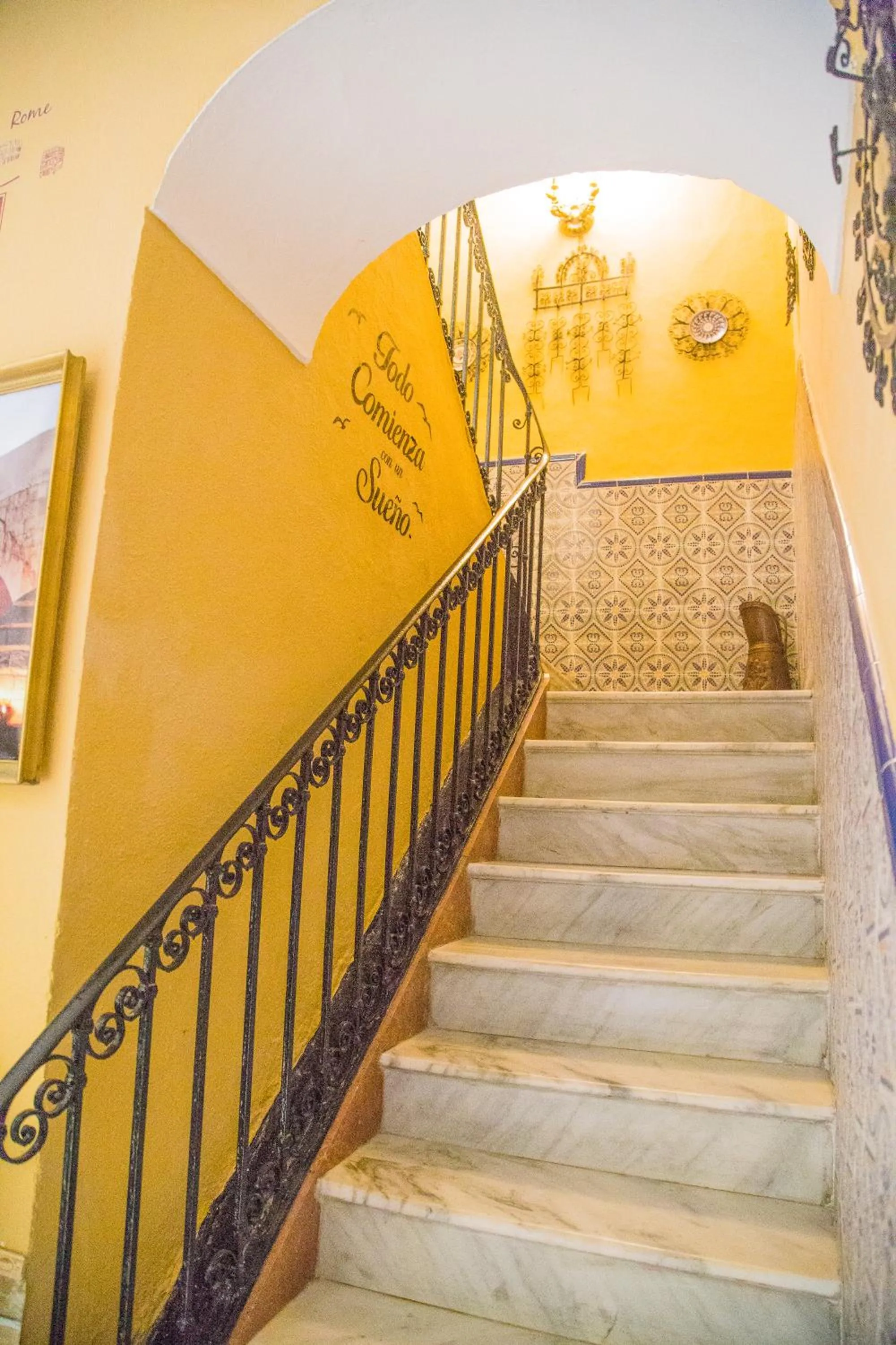 Decorative detail in Pension Internacional