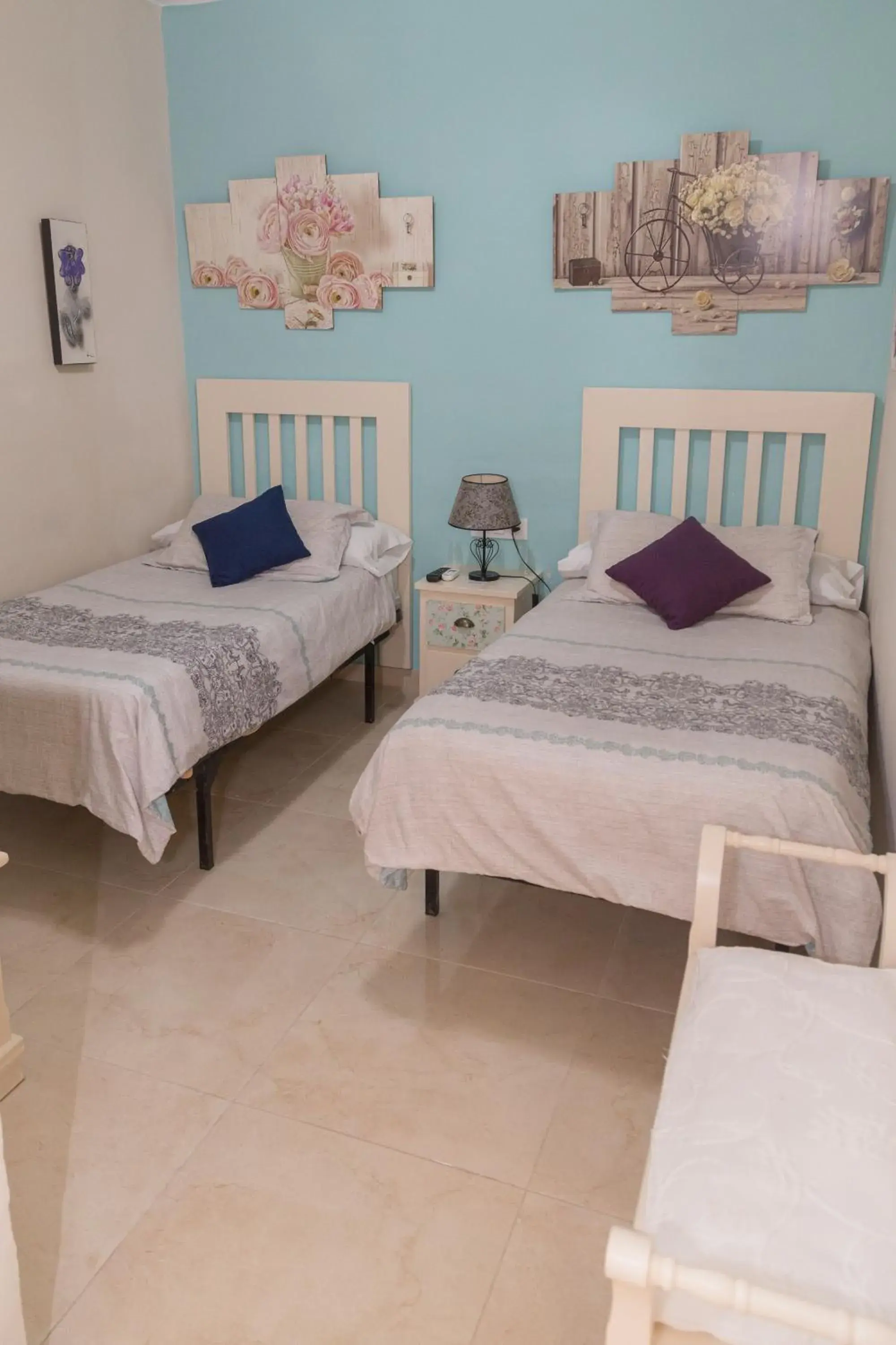 Twin Room Private Bathroom in Pension Internacional Twin Room Private Bathroom in Pension Internacional