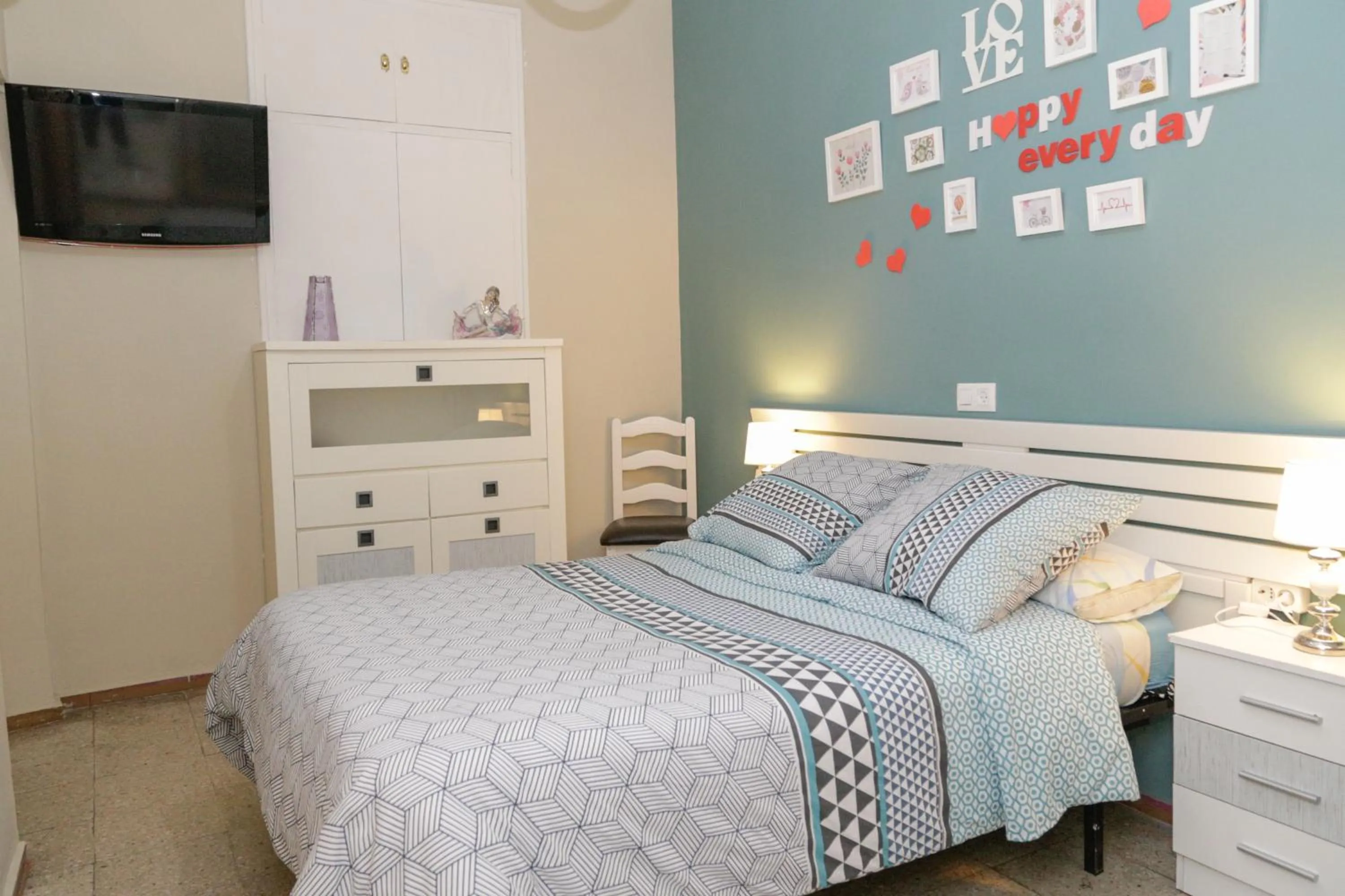 Photo of the whole room, Bed in Pension Internacional