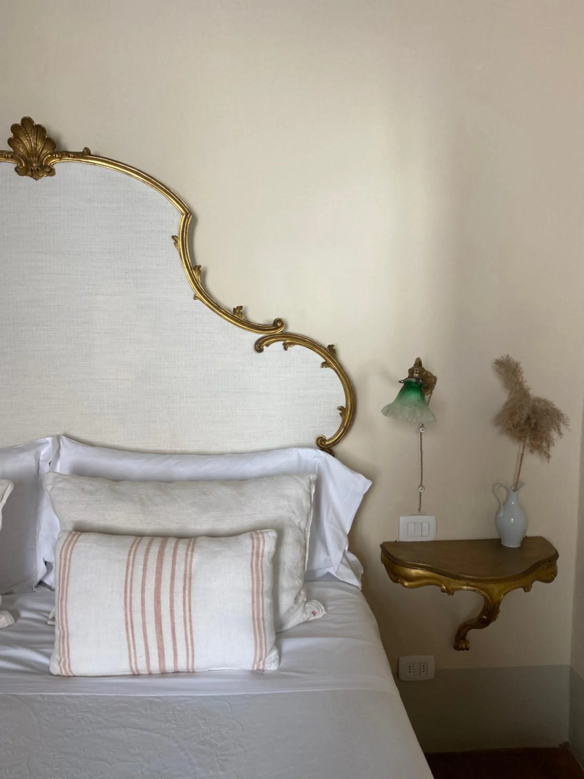 Bed in 1550 Residenza d’Epoca