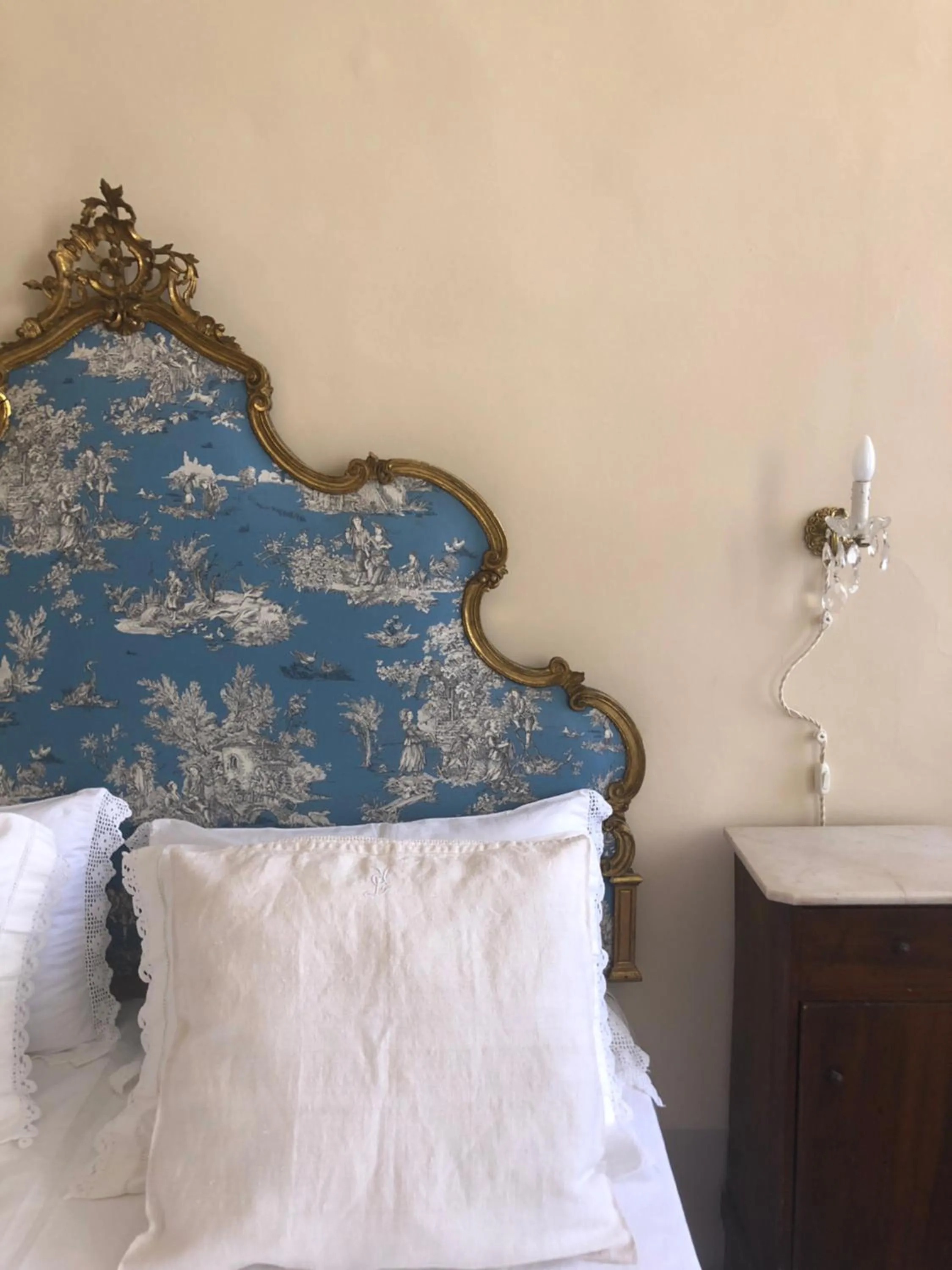 Summer, Bed in 1550 Residenza d’Epoca