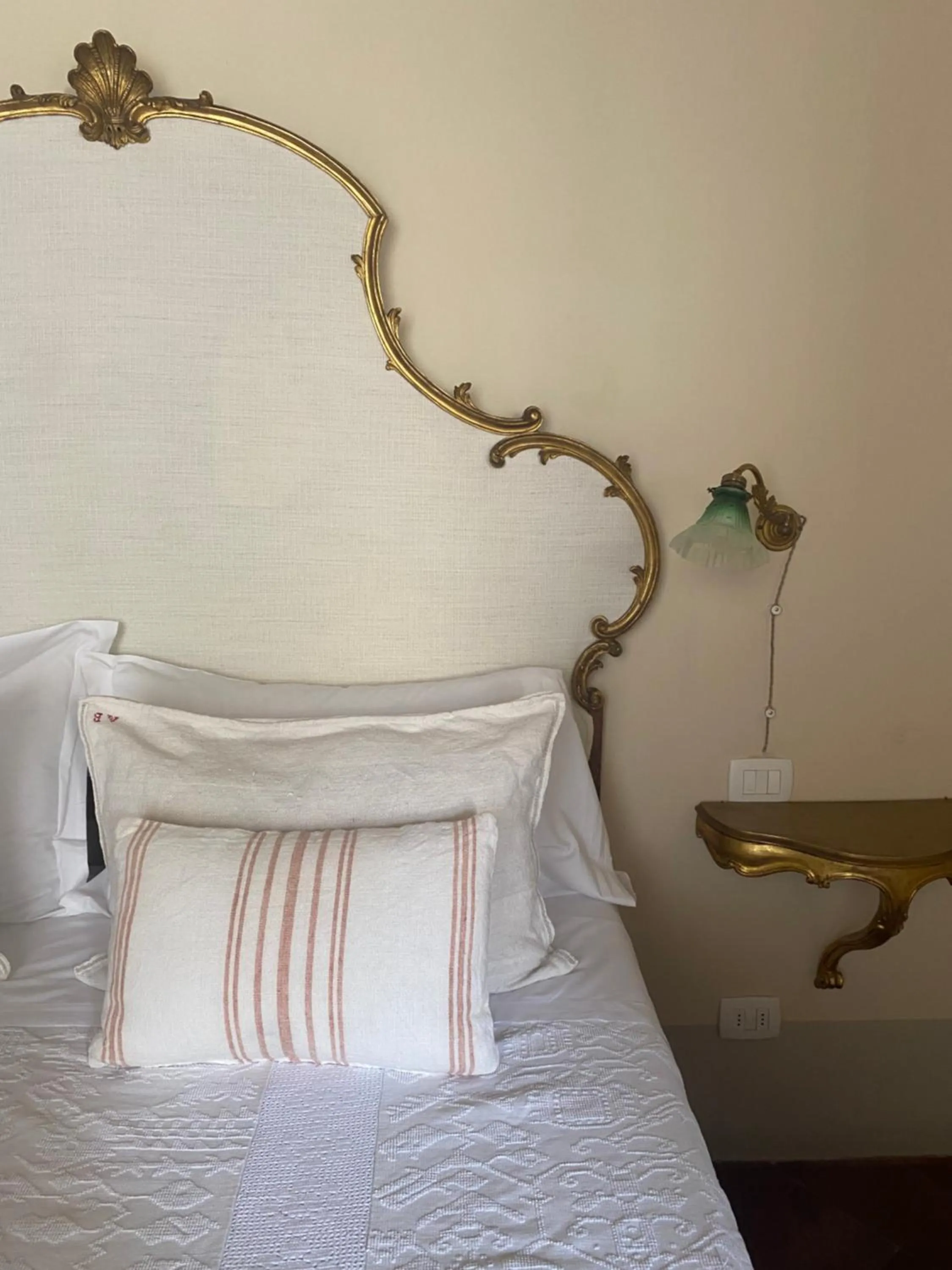 Bed in 1550 Residenza d’Epoca